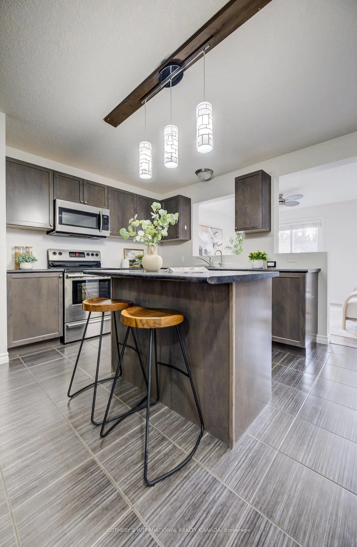 Photo 3 of 358 Maverick Street, Waterloo — HOMEH