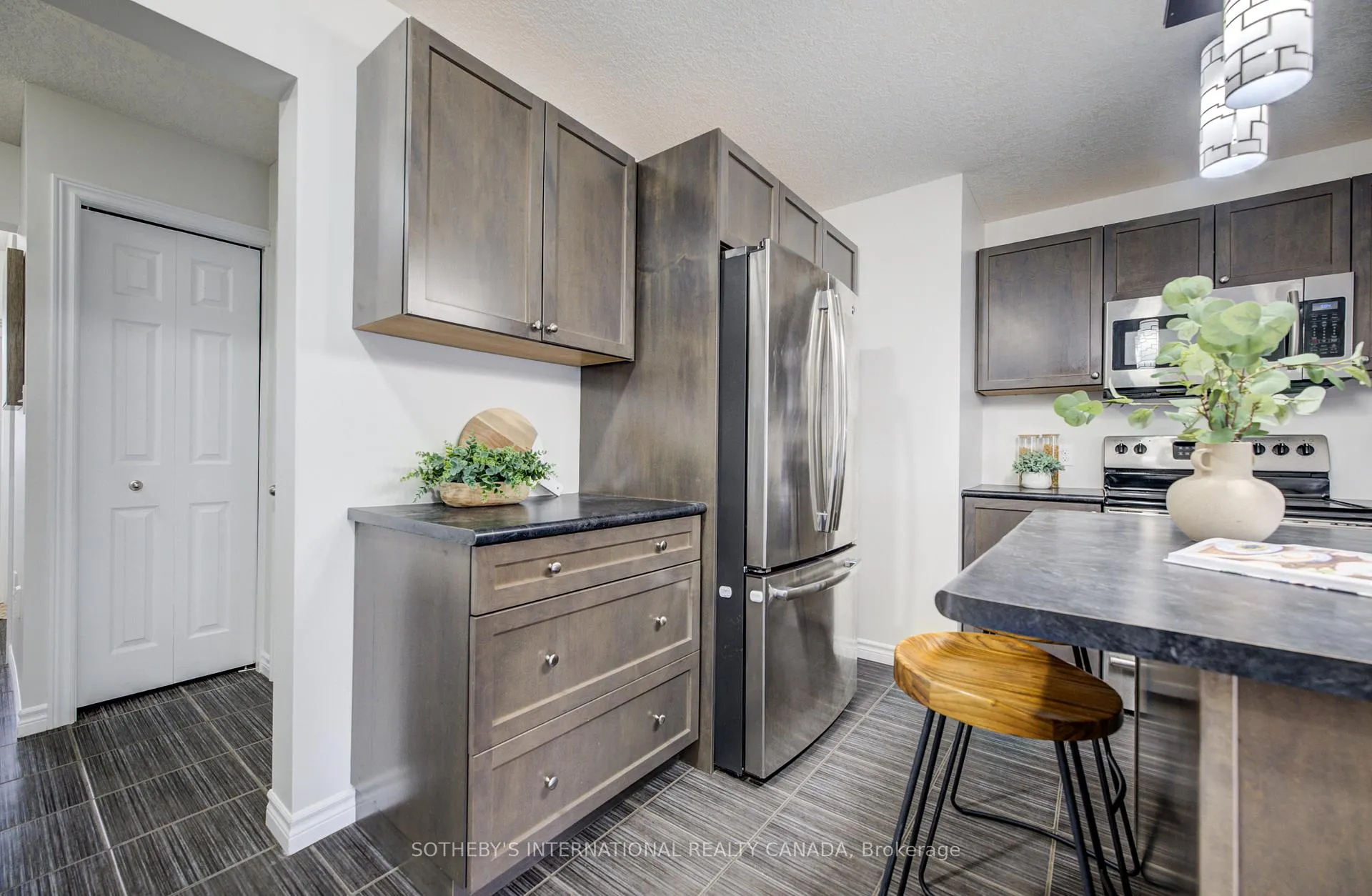 Photo 5 of 358 Maverick Street, Waterloo — HOMEH