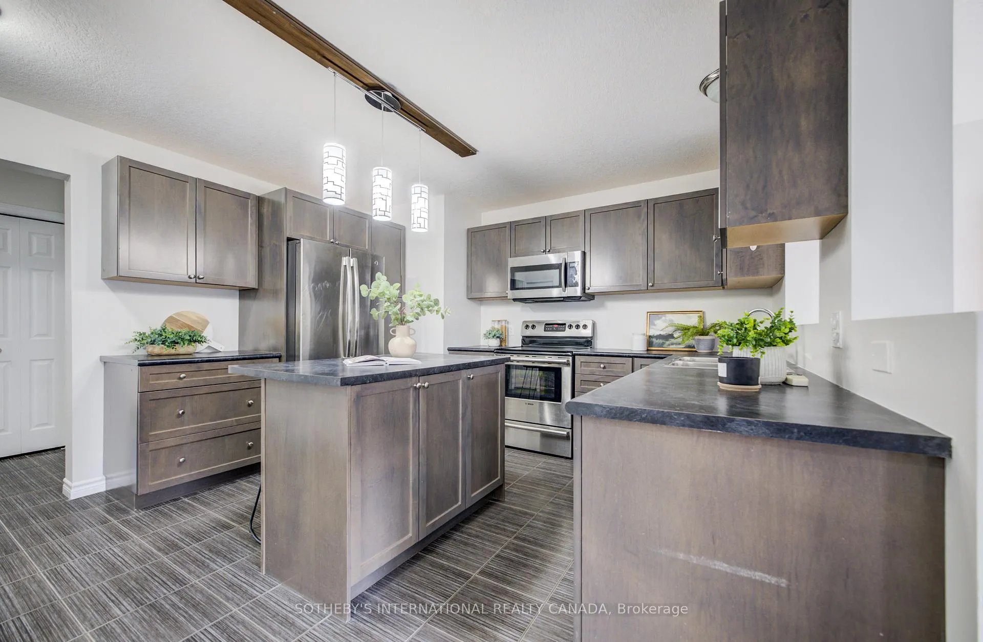 Photo 7 of 358 Maverick Street, Waterloo — HOMEH