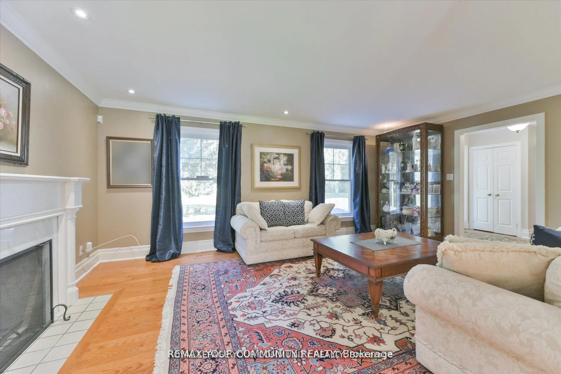 Photo 9 of 7 Skyview Lane, Aurora, Aurora Estates — HOMEH