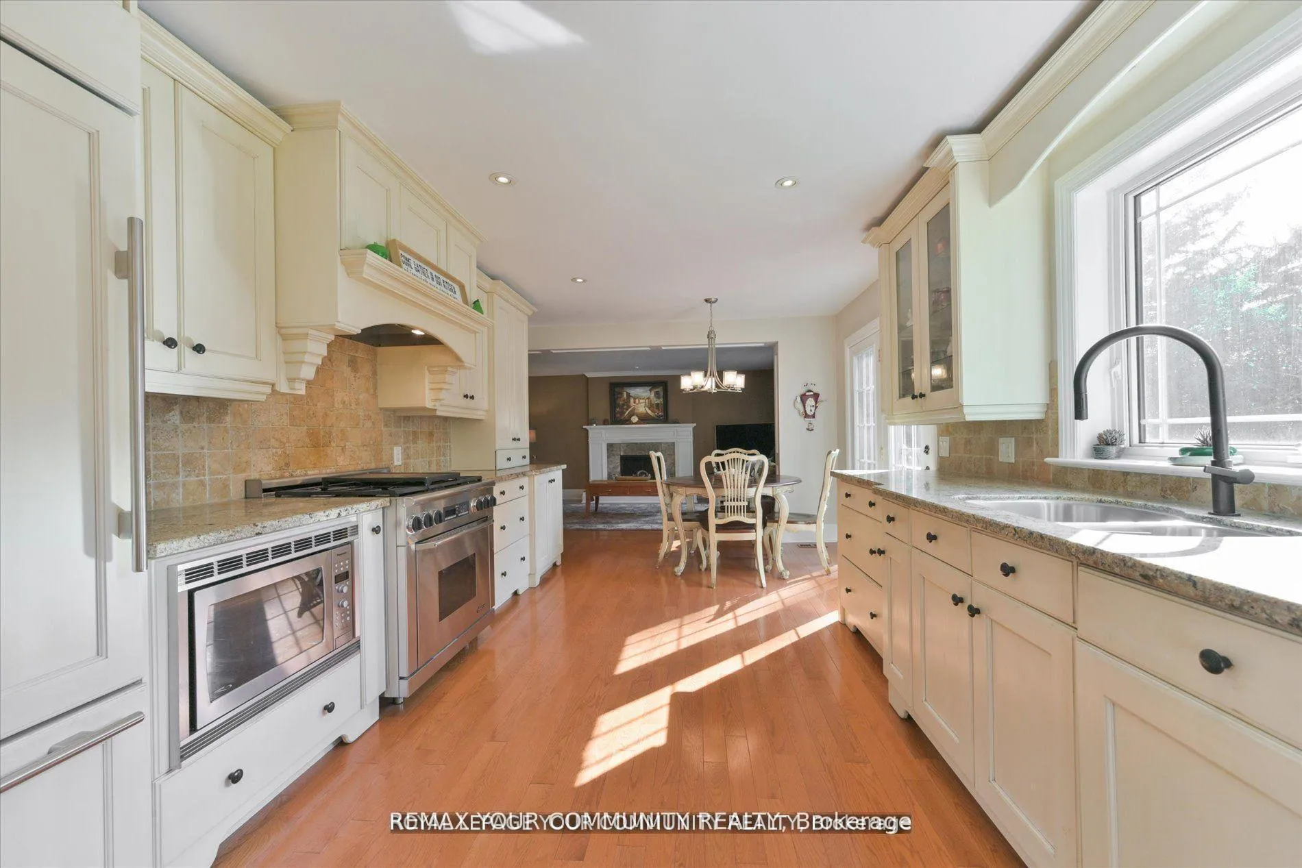 Photo 13 of 7 Skyview Lane, Aurora, Aurora Estates — HOMEH