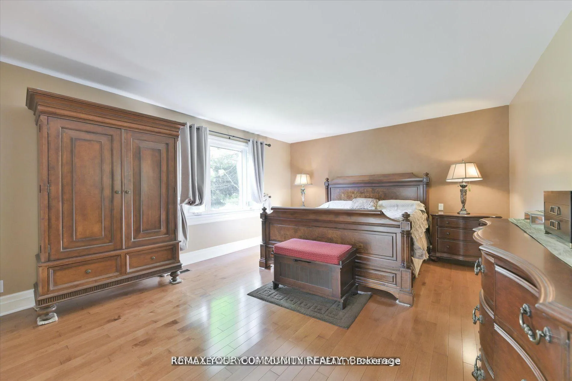 Photo 18 of 7 Skyview Lane, Aurora, Aurora Estates — HOMEH