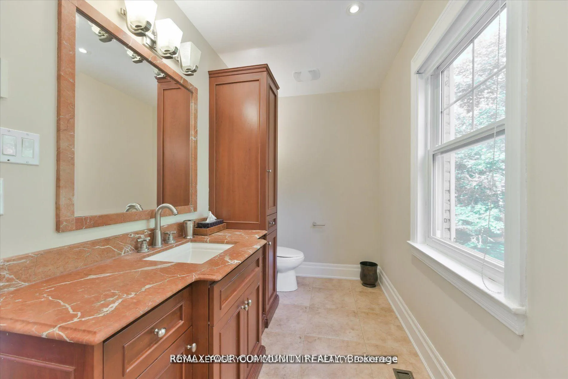 Photo 29 of 7 Skyview Lane, Aurora, Aurora Estates — HOMEH