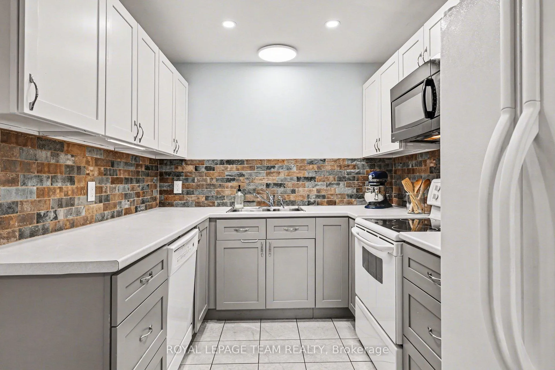 Photo 5 of Unit 73, 146 Salter Crescent, Ottawa, Kanata - Beaverbrook — HOMEH