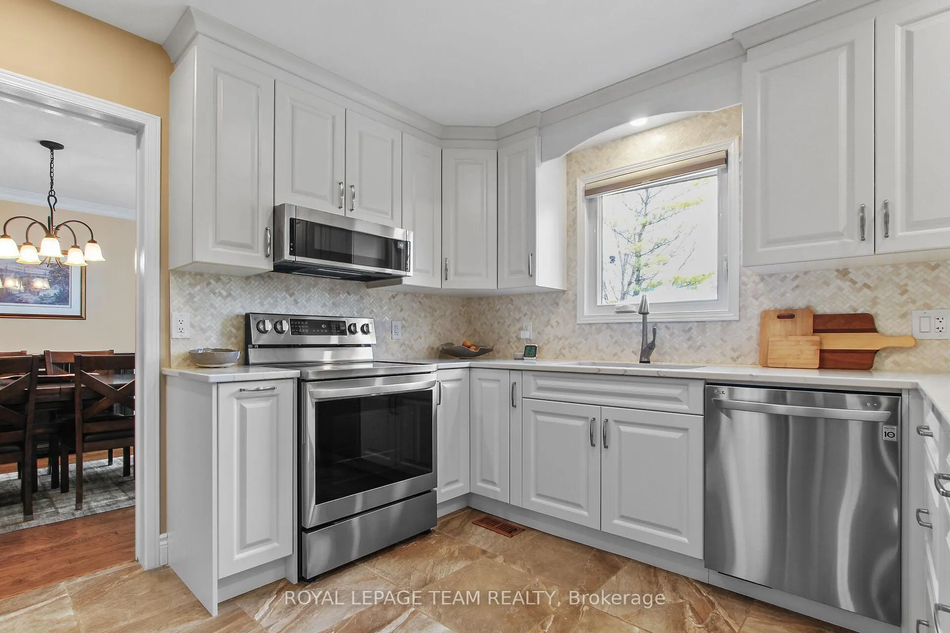 Photo 10 of 47 Delamere Drive, Ottawa, Stittsville (Central) — HOMEH