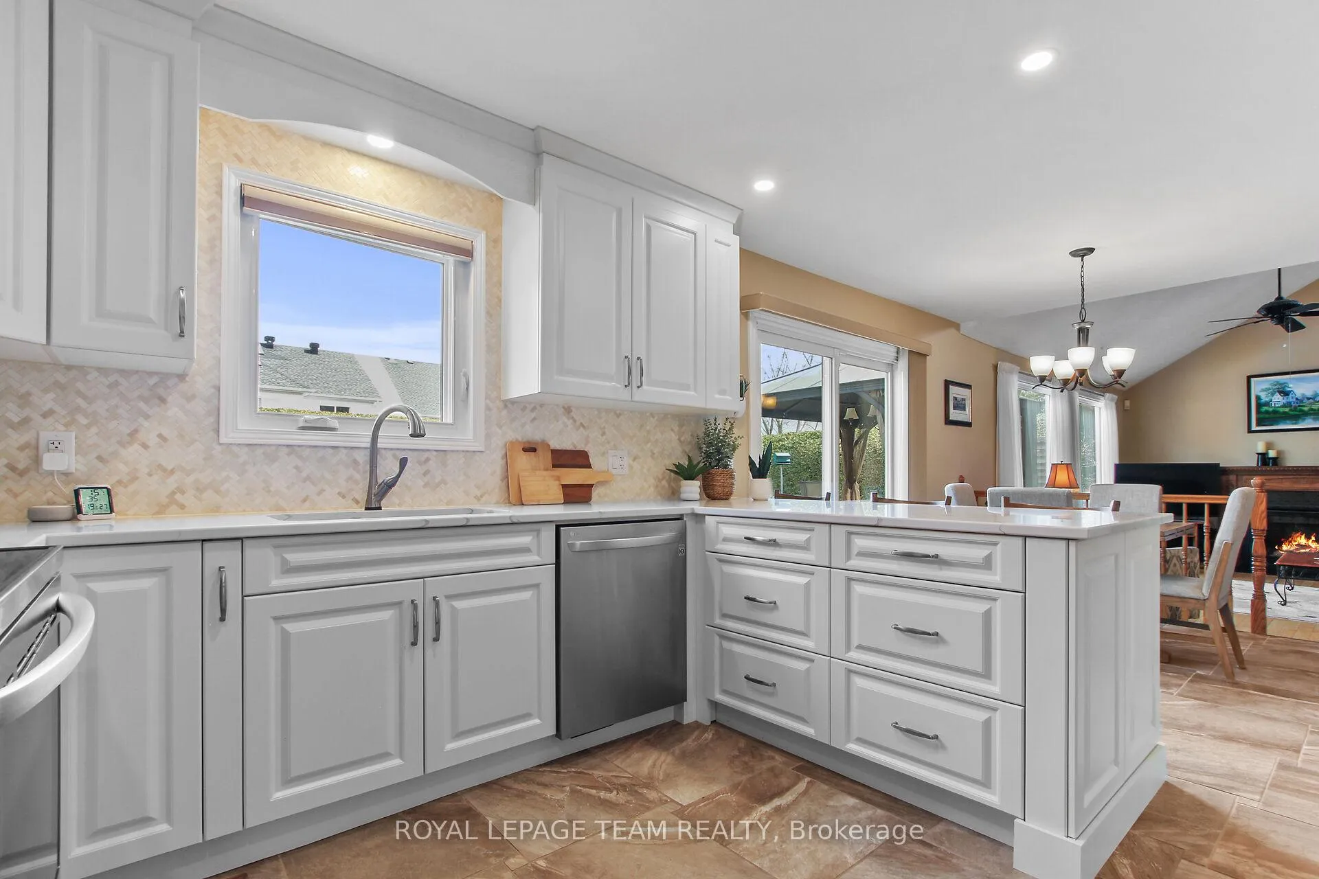 Photo 11 of 47 Delamere Drive, Ottawa, Stittsville (Central) — HOMEH
