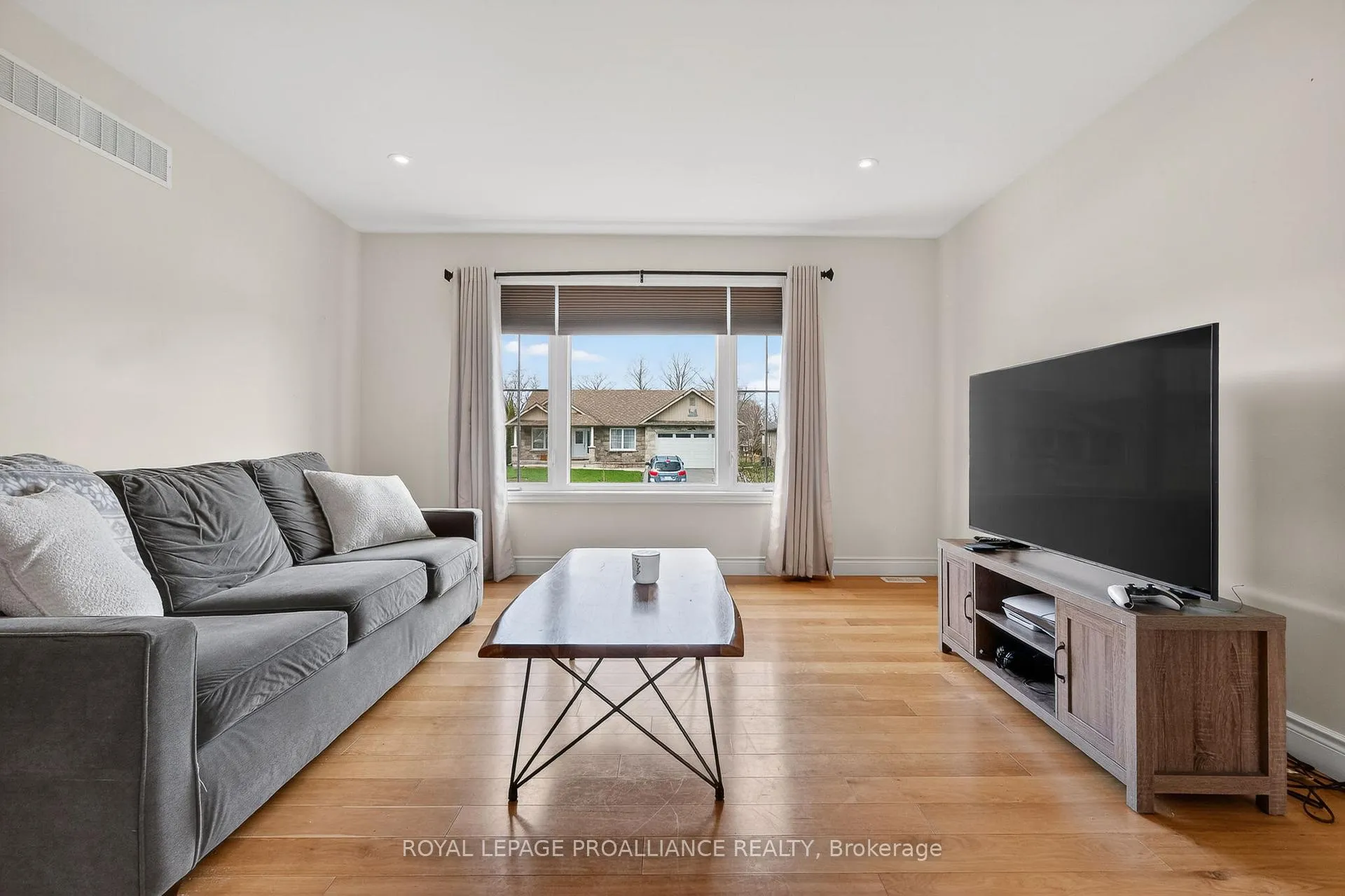 Photo 12 of 47 Arthur Street, Cramahe, Colborne — HOMEH