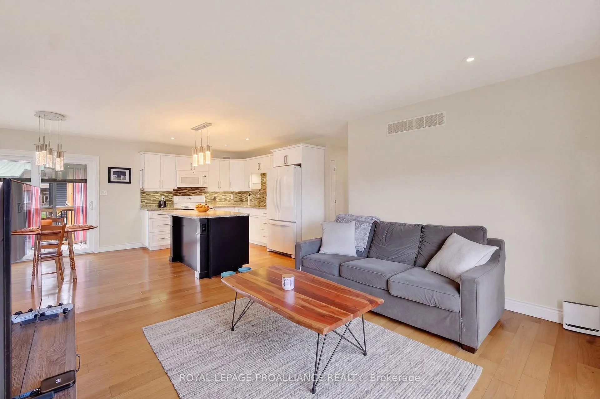 Photo 14 of 47 Arthur Street, Cramahe, Colborne — HOMEH