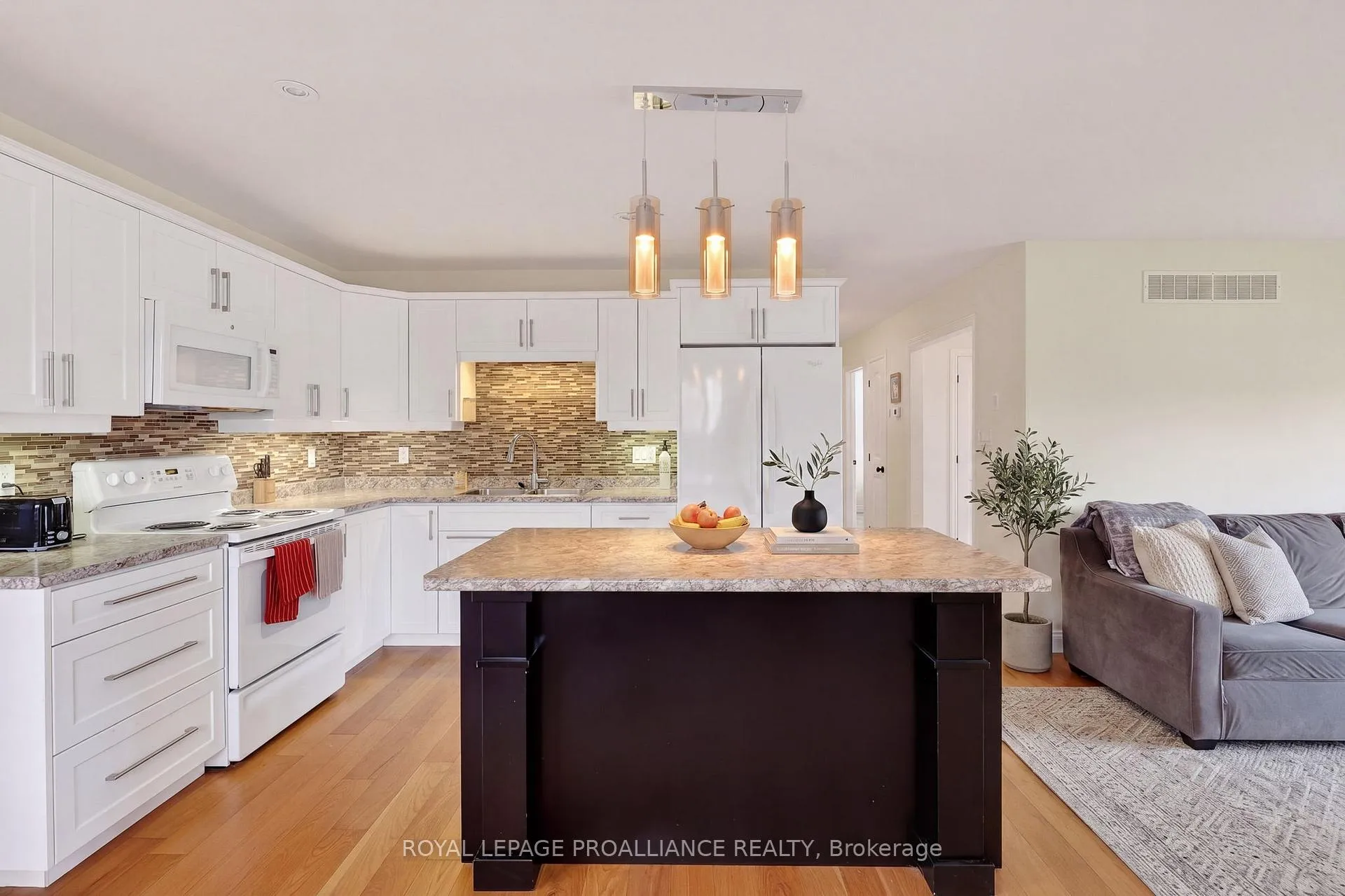 Photo 23 of 47 Arthur Street, Cramahe, Colborne — HOMEH