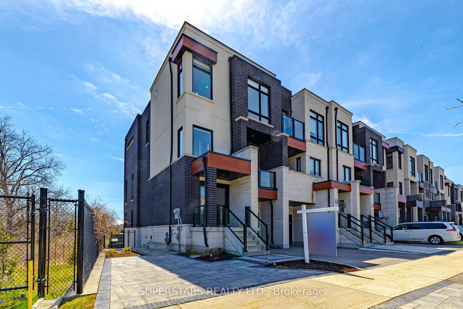 Photo 2 of 147 Lebovic Campus Drive, Vaughan, Patterson — HOMEH