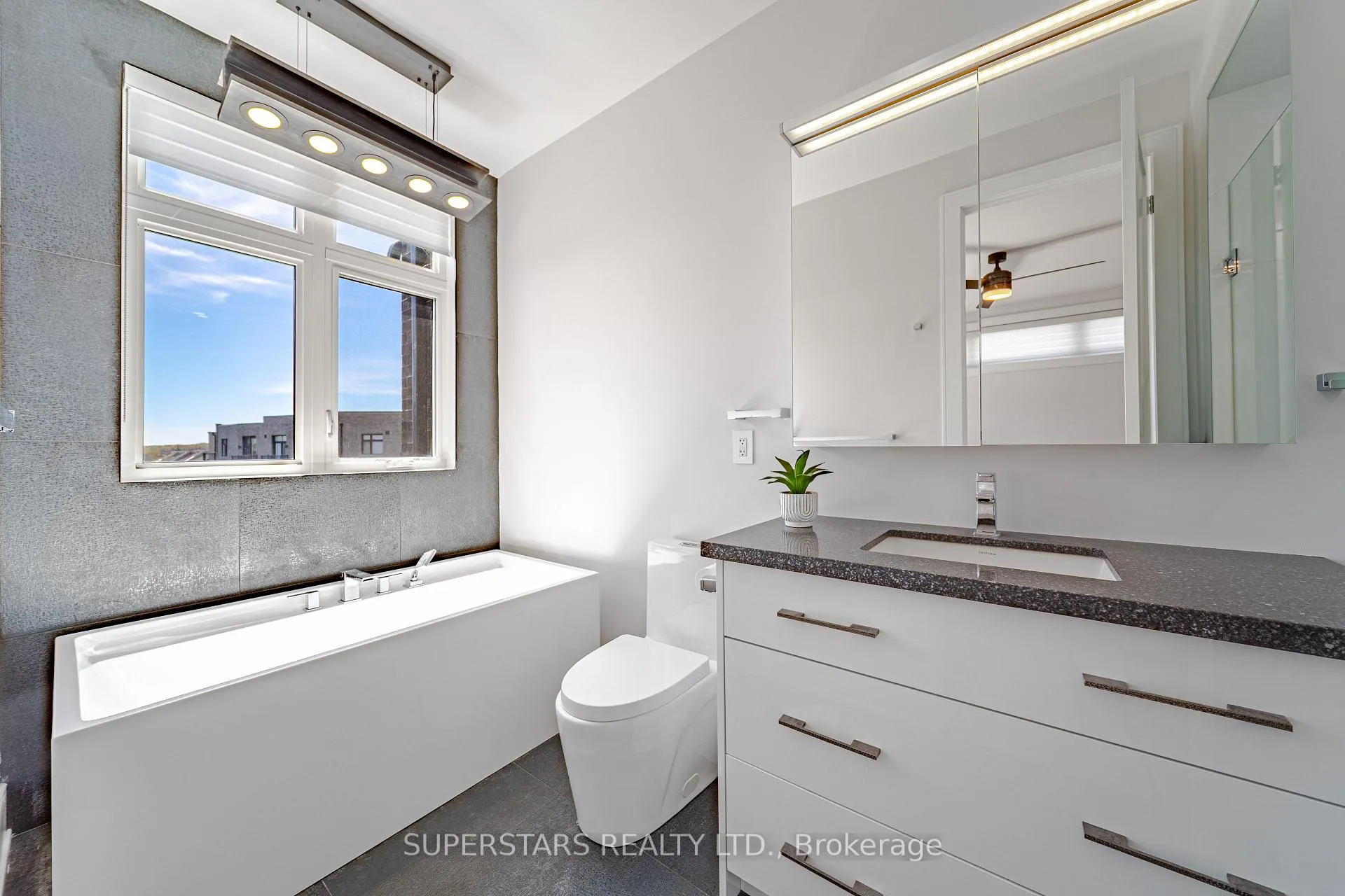 Photo 25 of 147 Lebovic Campus Drive, Vaughan, Patterson — HOMEH