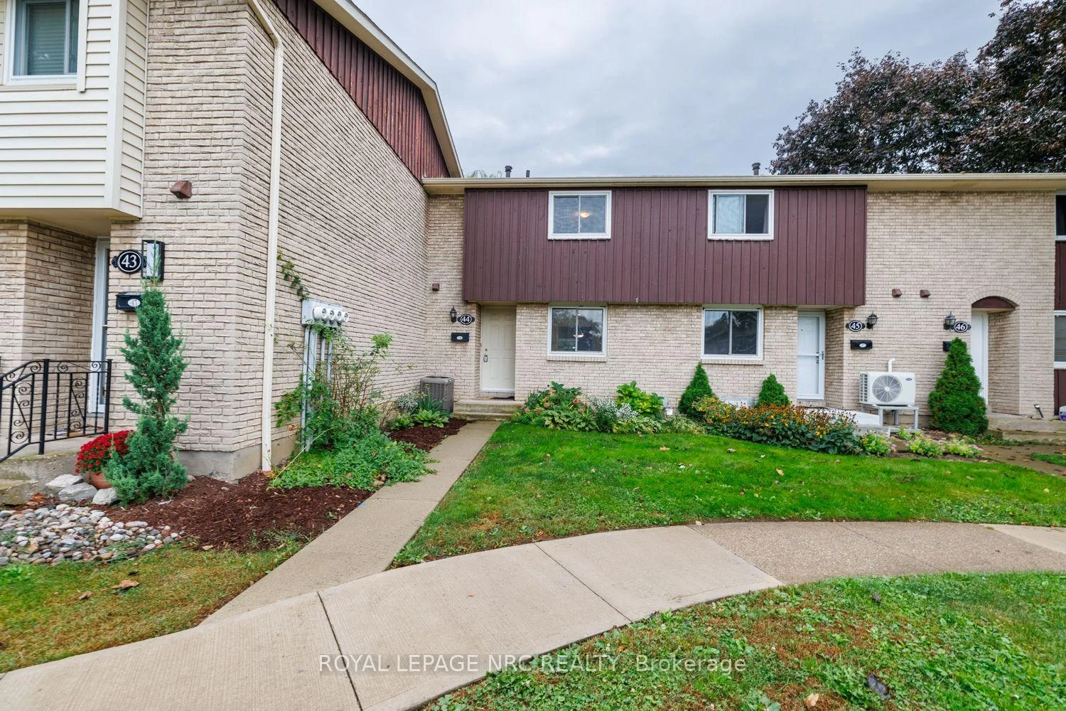 Photo of 50 Lakeshore Rd unit 44