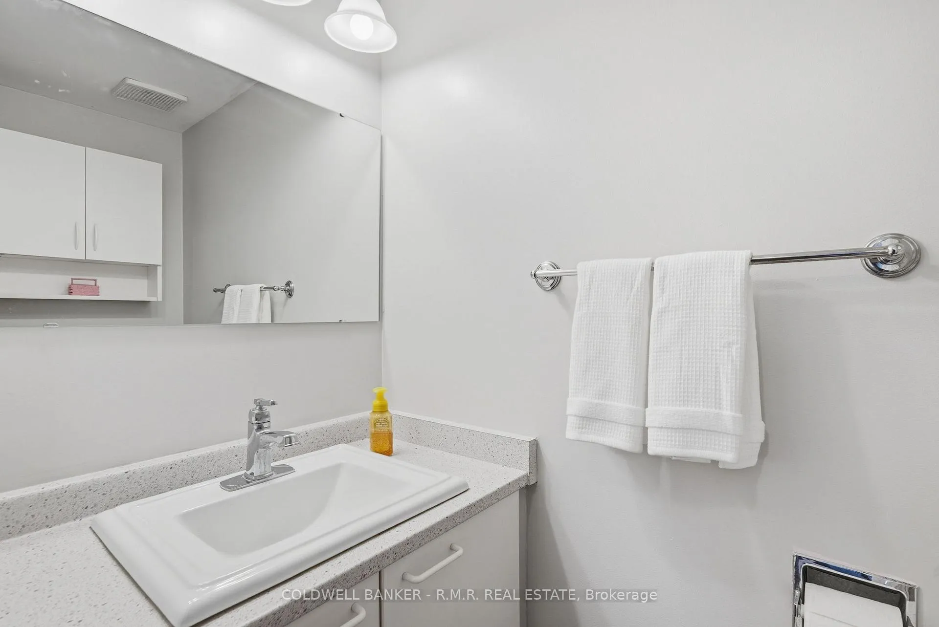 Photo 3 of 36 Wheler Court, Uxbridge — HOMEH