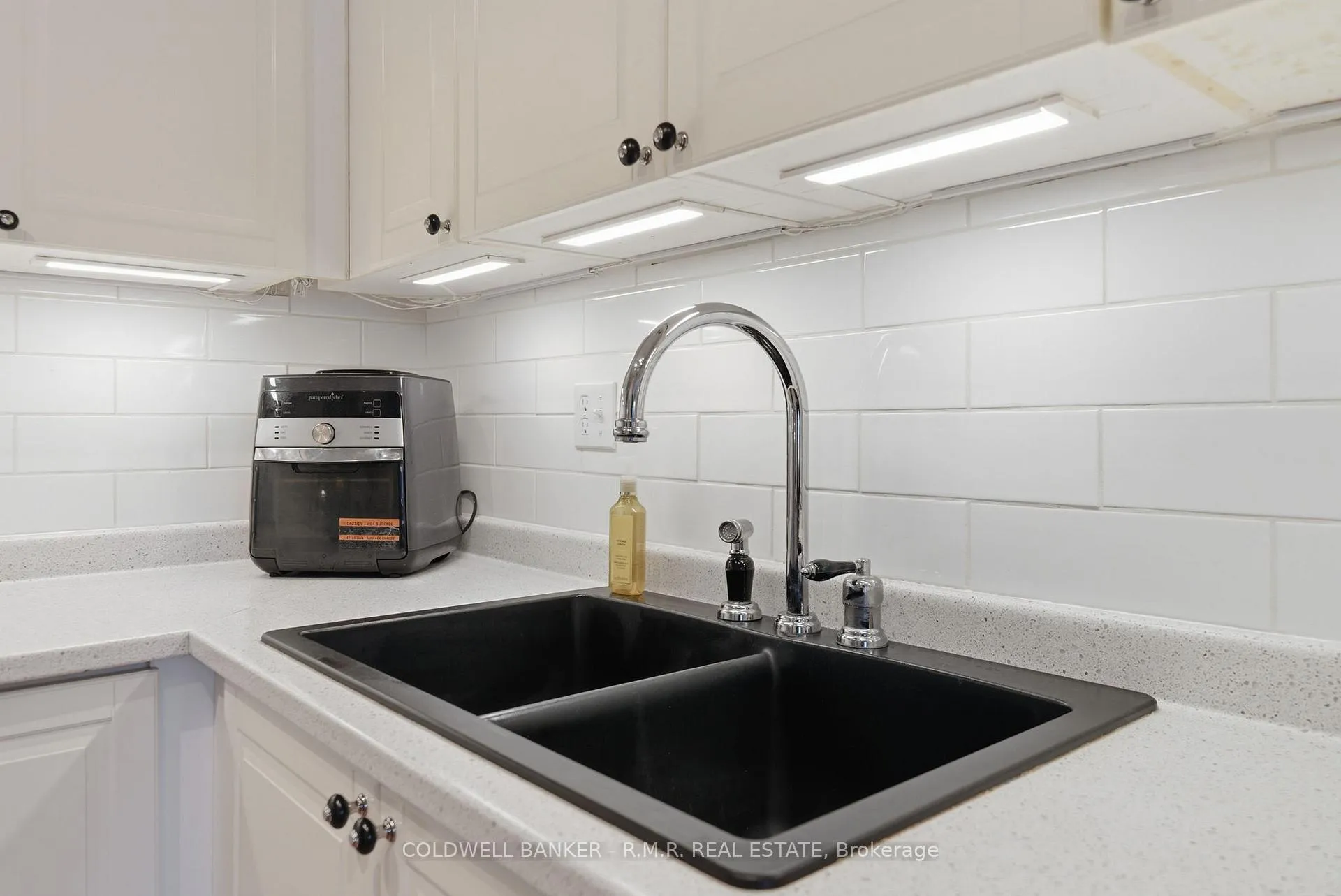 Photo 12 of 36 Wheler Court, Uxbridge — HOMEH
