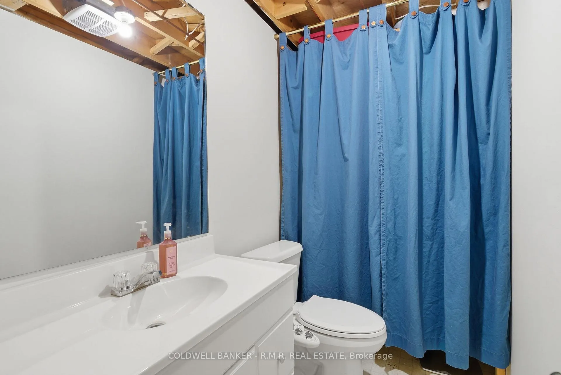 Photo 15 of 36 Wheler Court, Uxbridge — HOMEH