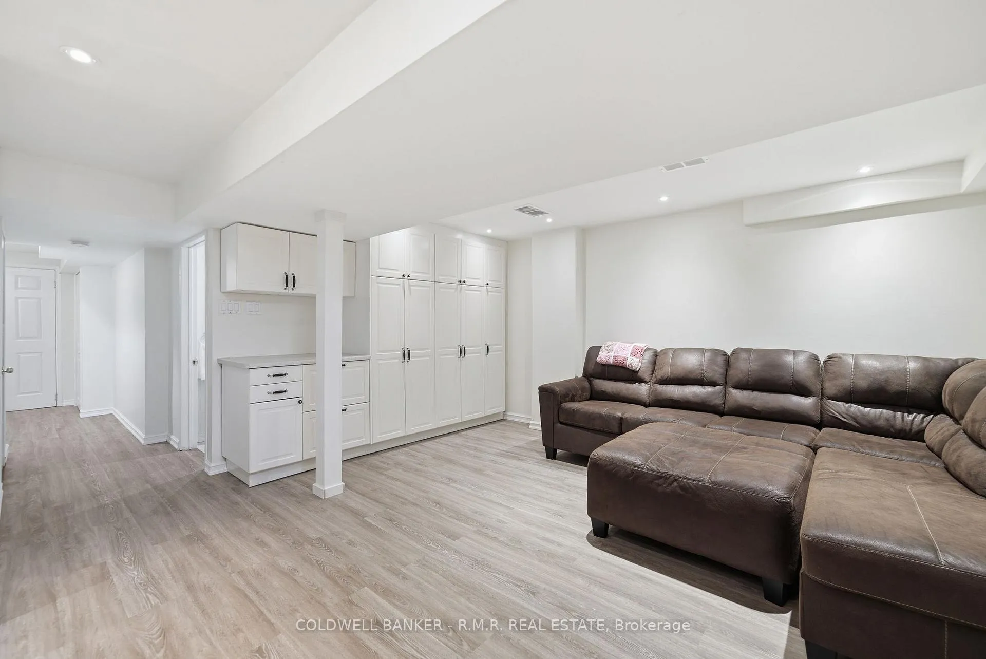 Photo 18 of 36 Wheler Court, Uxbridge — HOMEH
