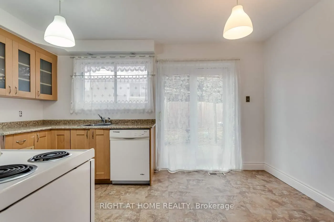 Photo 11 of 22 Sheva Court, Scarborough, Kennedy Park — HOMEH