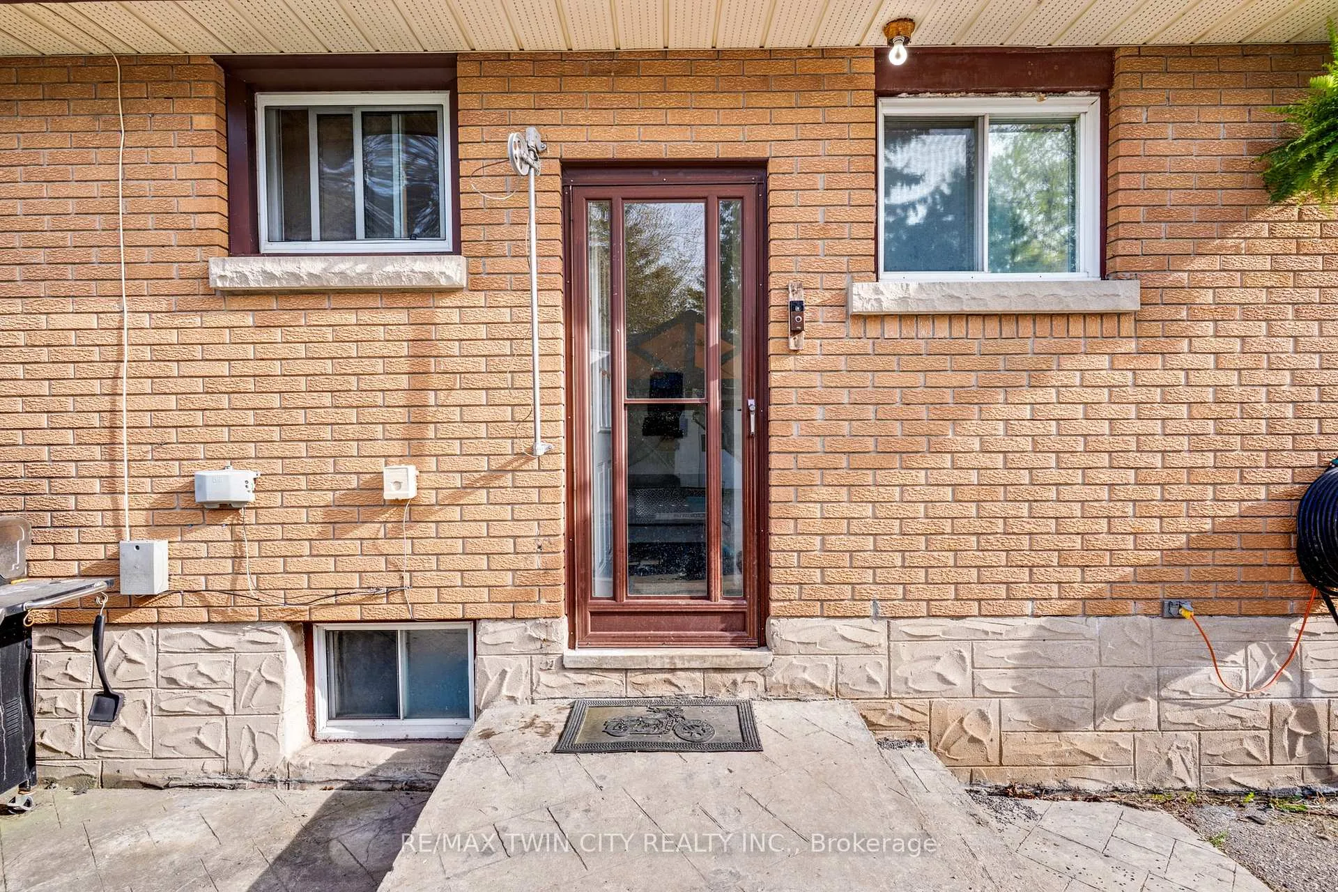Photo 25 of 36 Hilltop Drive, Cambridge — HOMEH