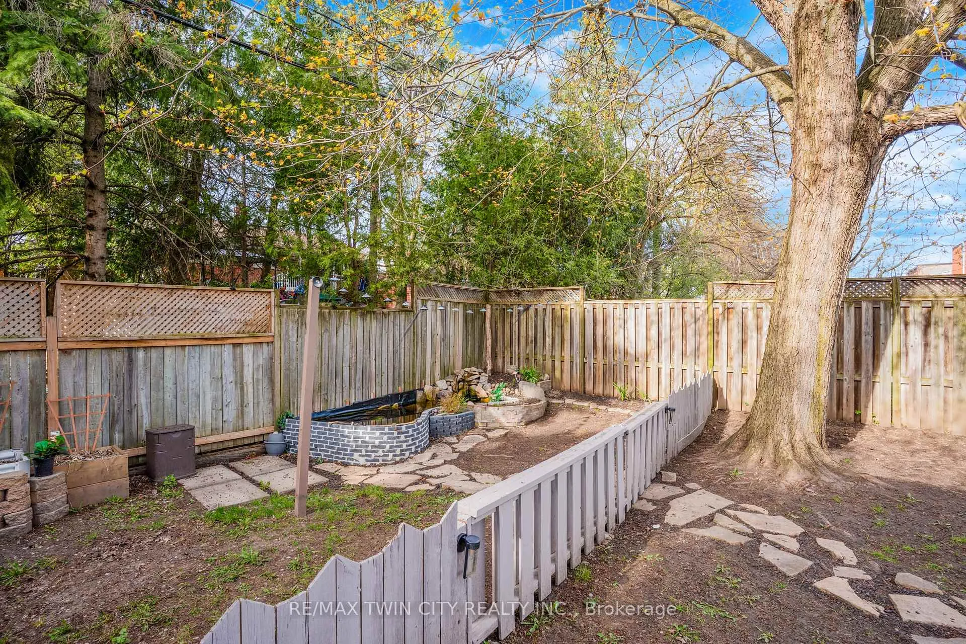 Photo 29 of 36 Hilltop Drive, Cambridge — HOMEH