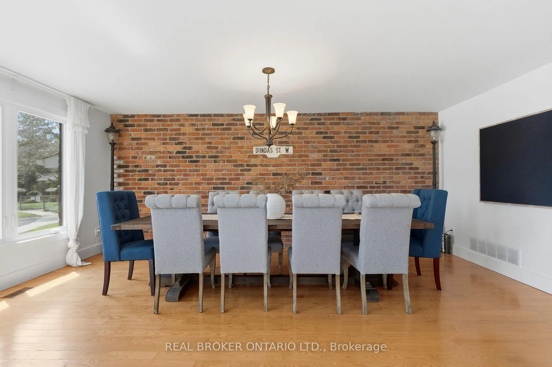 Photo 8 of 29 Melissa Crescent, Hamilton, Waterdown — HOMEH