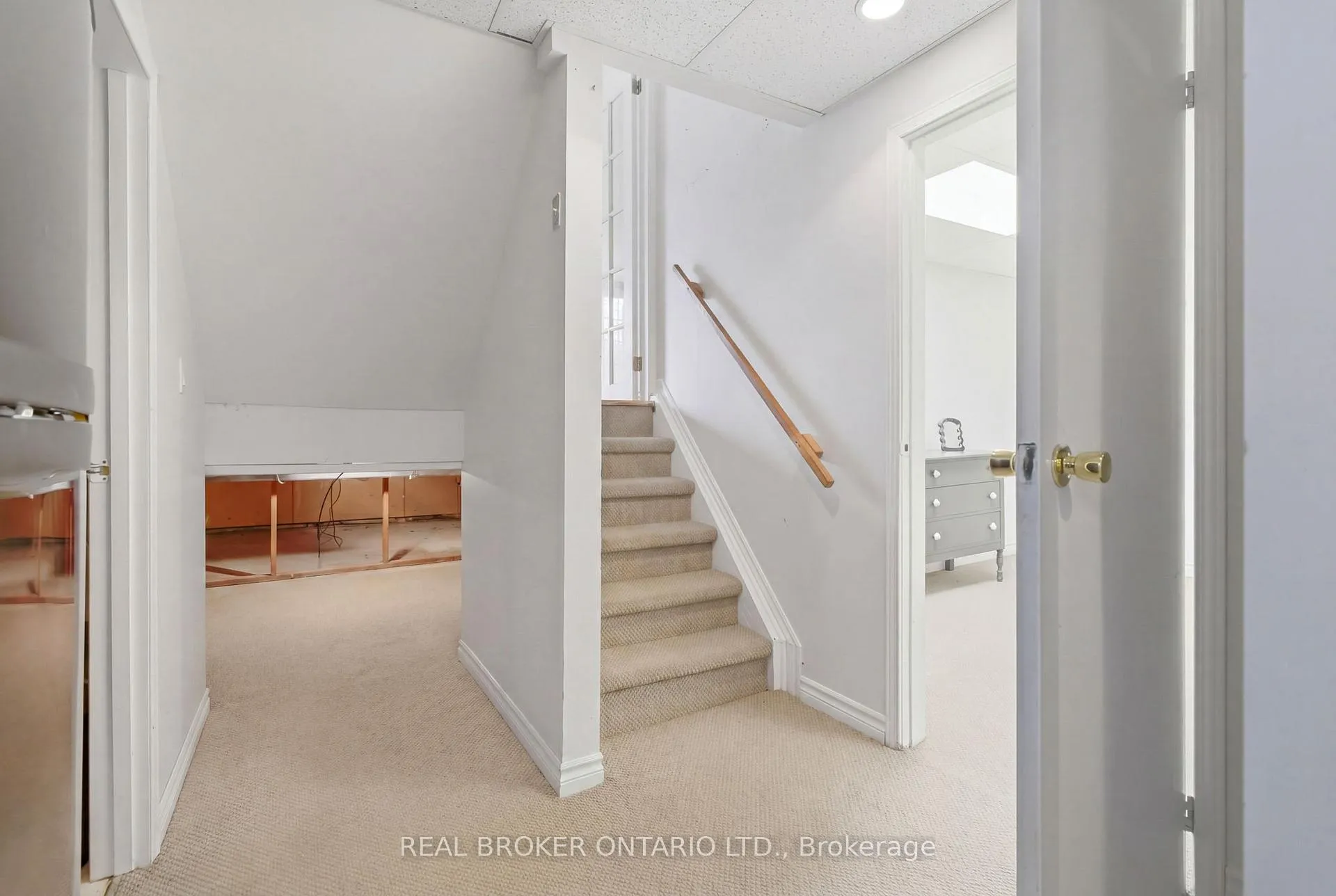 Photo 35 of 29 Melissa Crescent, Hamilton, Waterdown — HOMEH