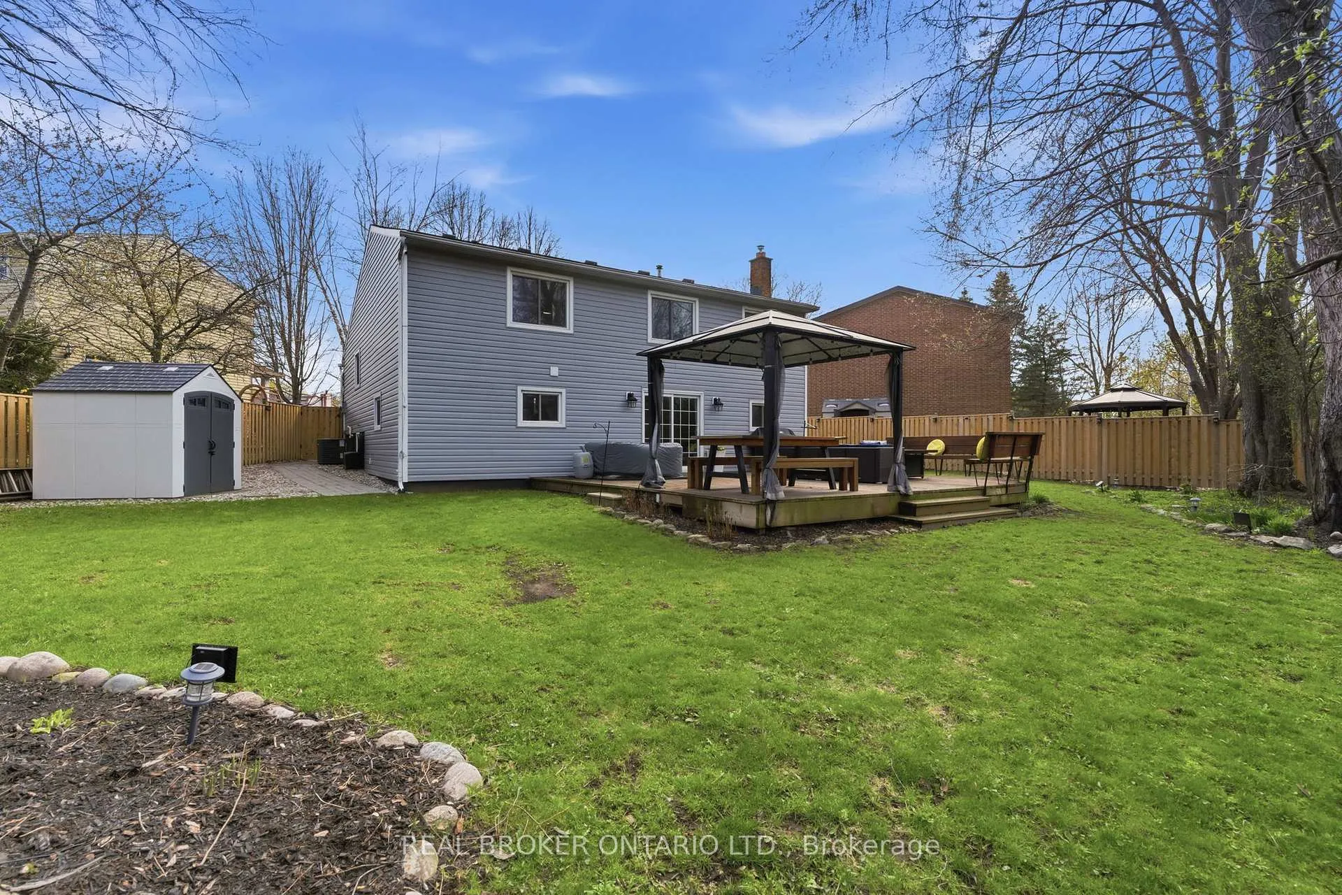 Photo 40 of 29 Melissa Crescent, Hamilton, Waterdown — HOMEH