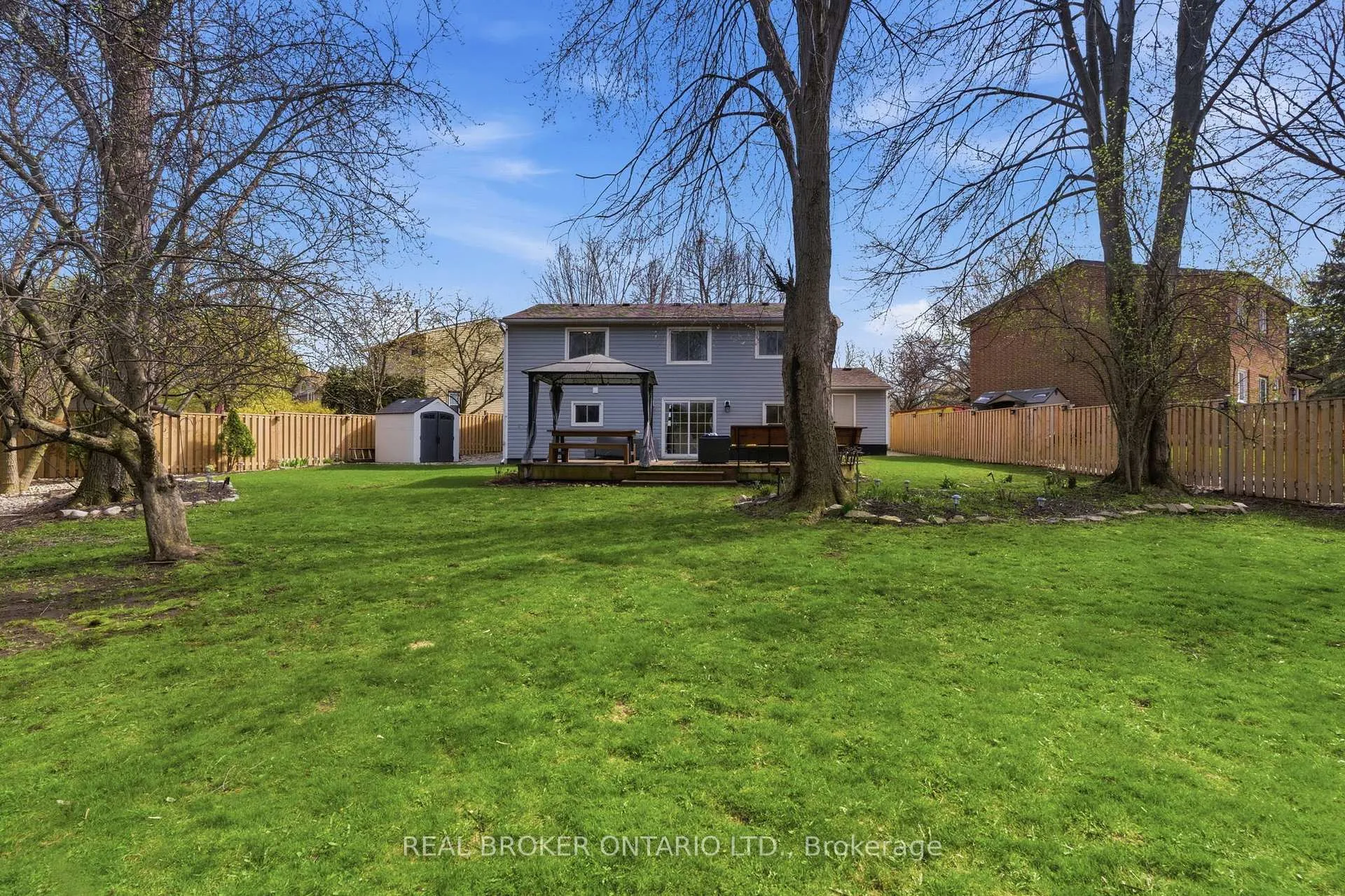Photo 42 of 29 Melissa Crescent, Hamilton, Waterdown — HOMEH