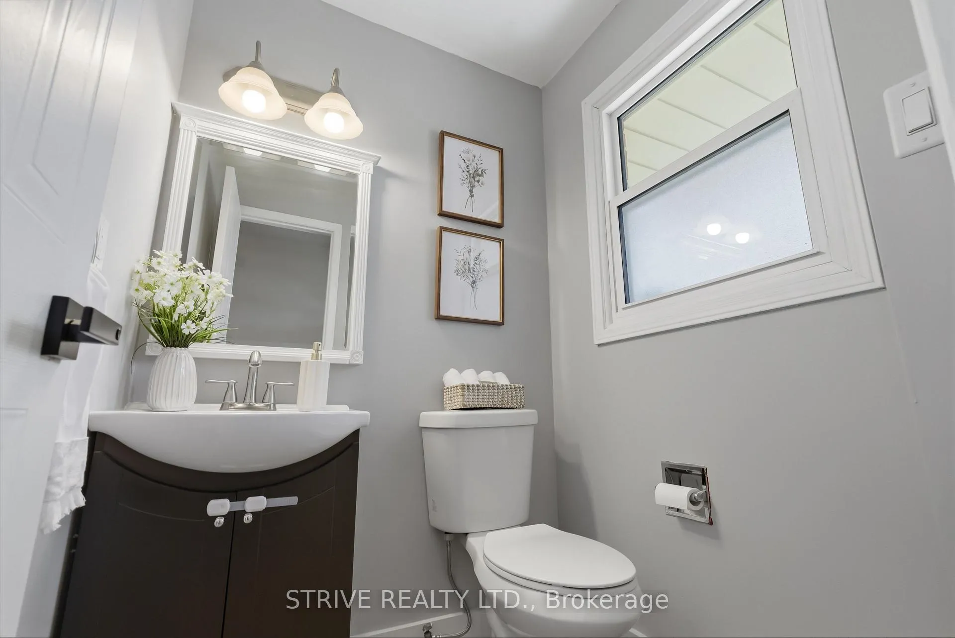 Photo 4 of 62 Windham Crescent, Clarington, Courtice — HOMEH