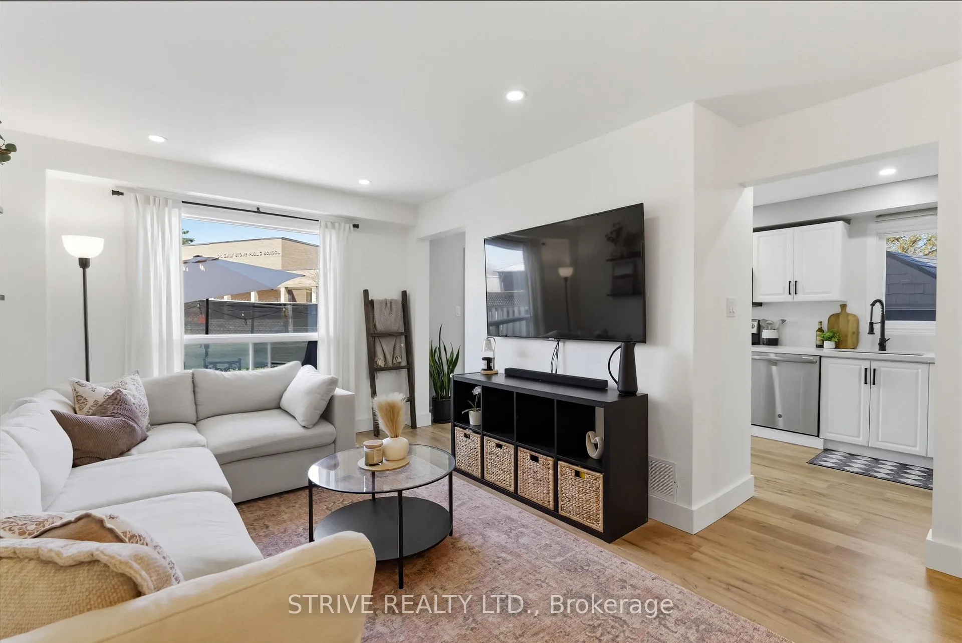 Photo 9 of 62 Windham Crescent, Clarington, Courtice — HOMEH