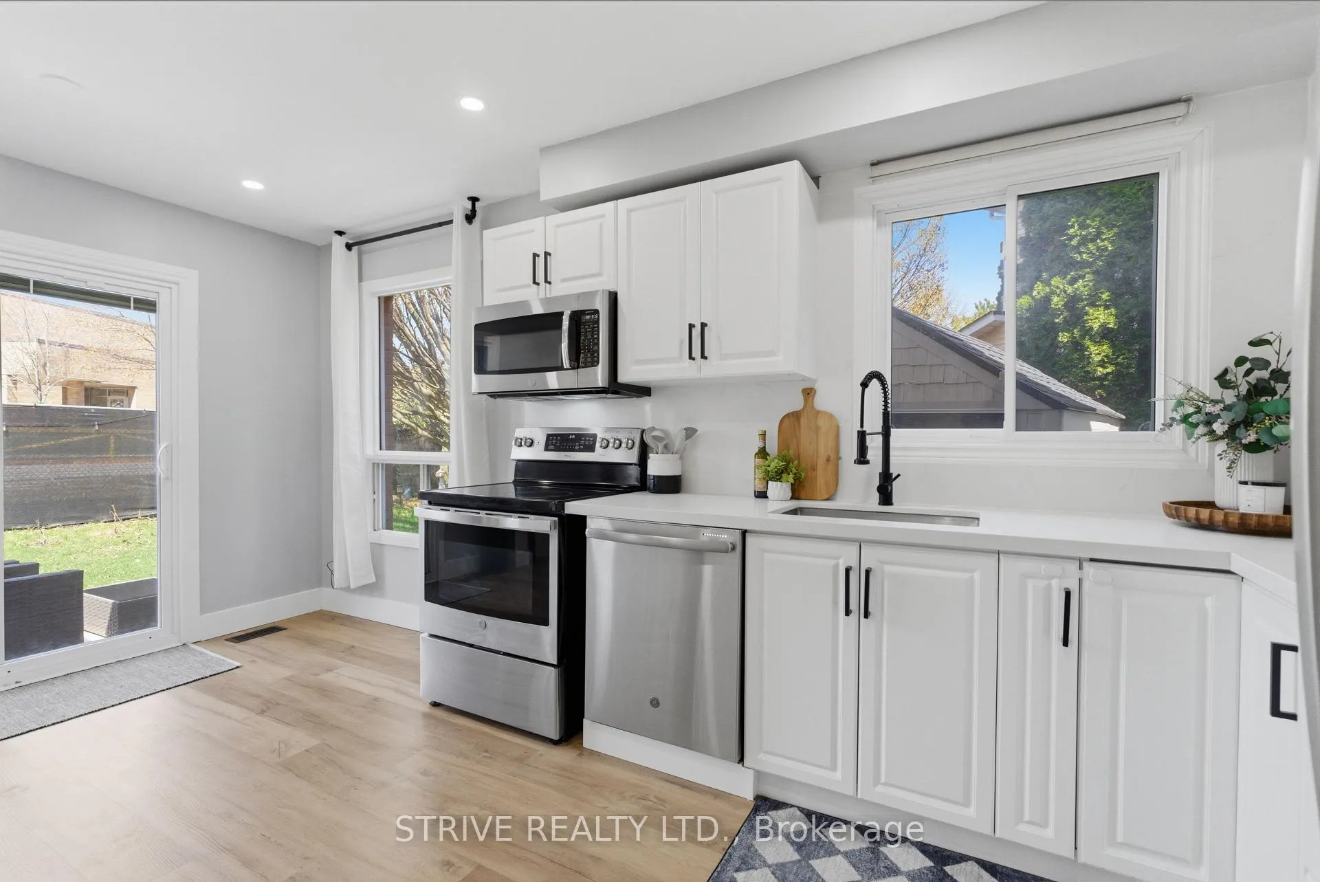 Photo 13 of 62 Windham Crescent, Clarington, Courtice — HOMEH
