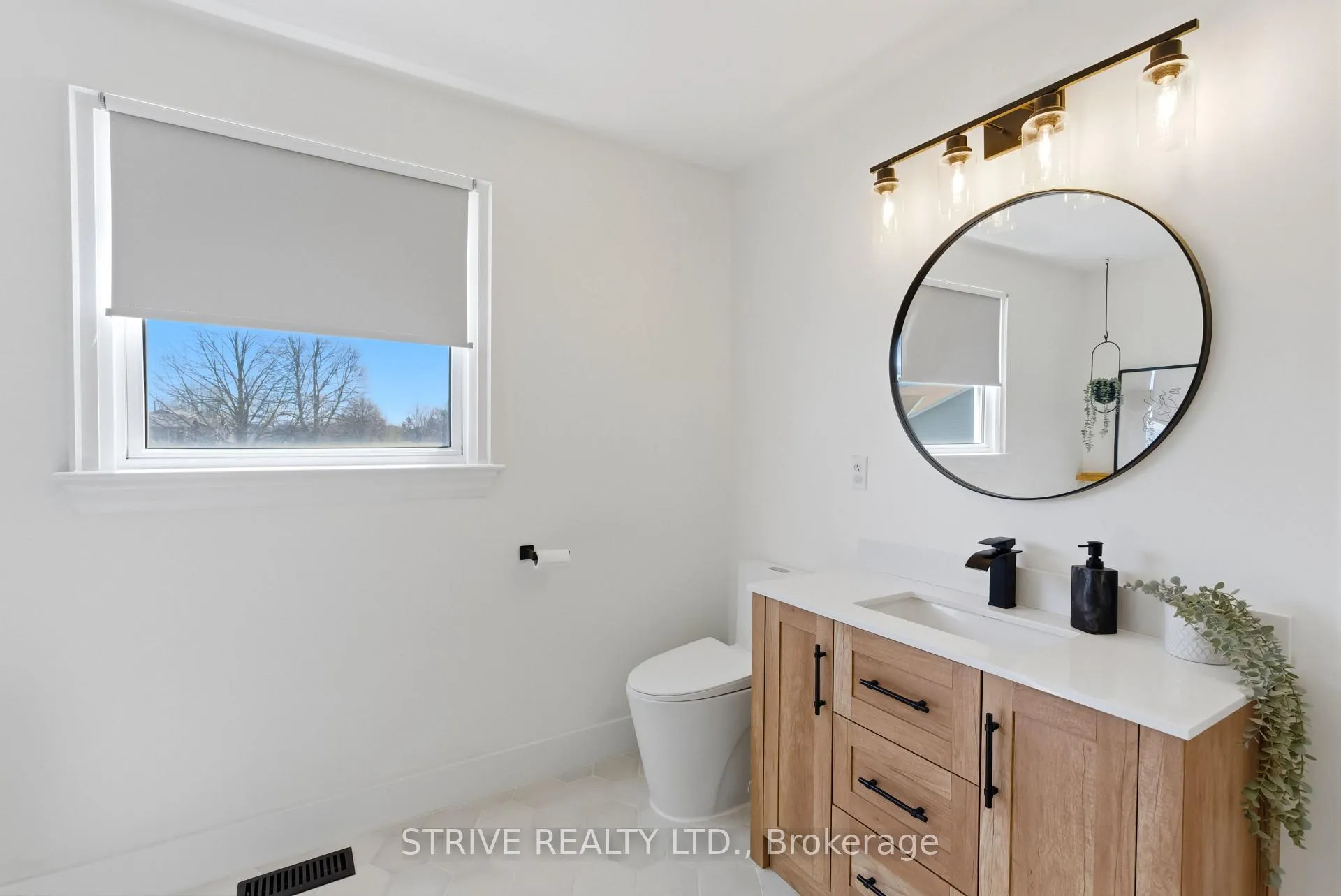 Photo 28 of 62 Windham Crescent, Clarington, Courtice — HOMEH