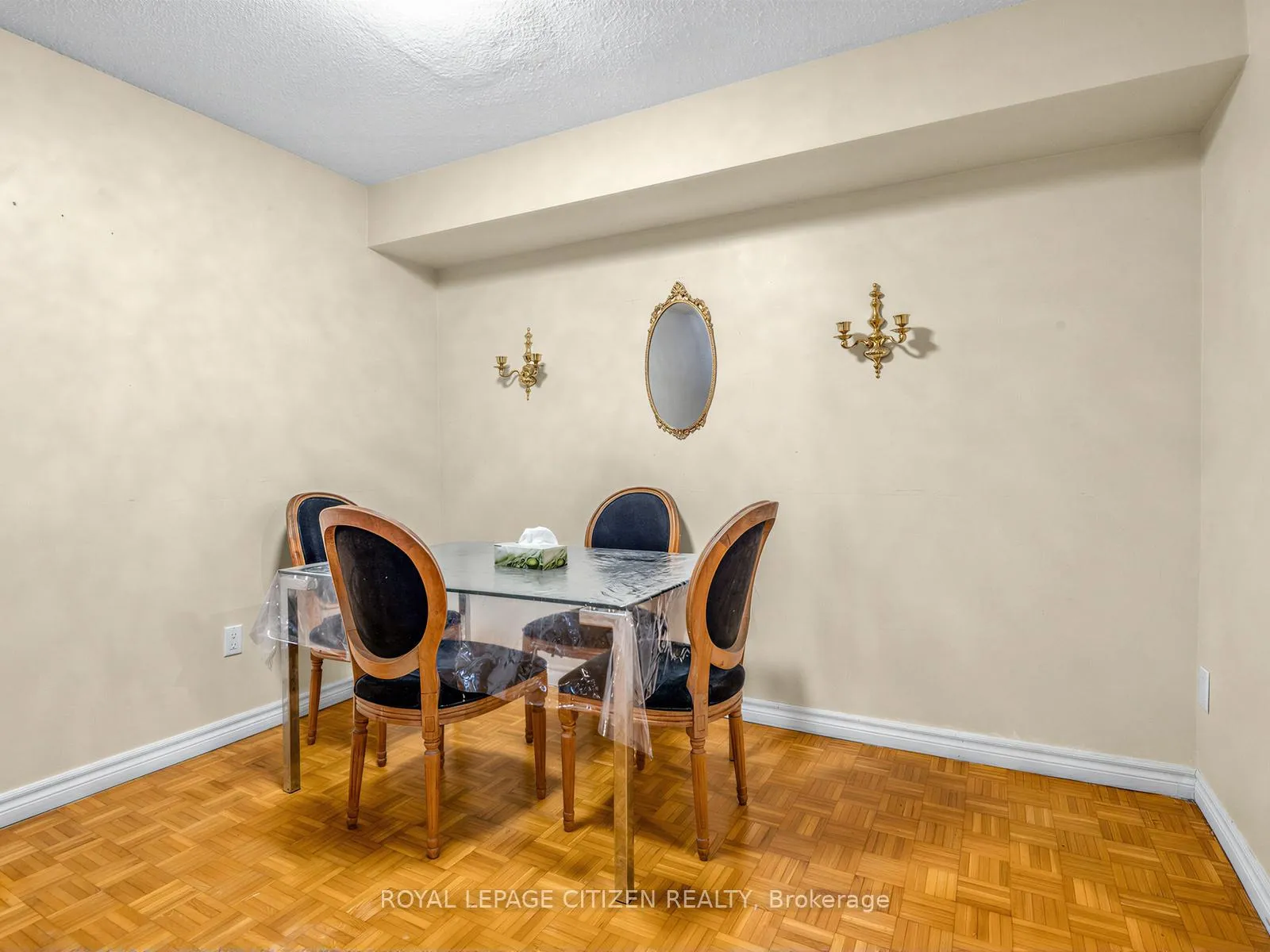 Photo 13 of 148 Milestone Crescent, Aurora, Aurora Village — HOMEH