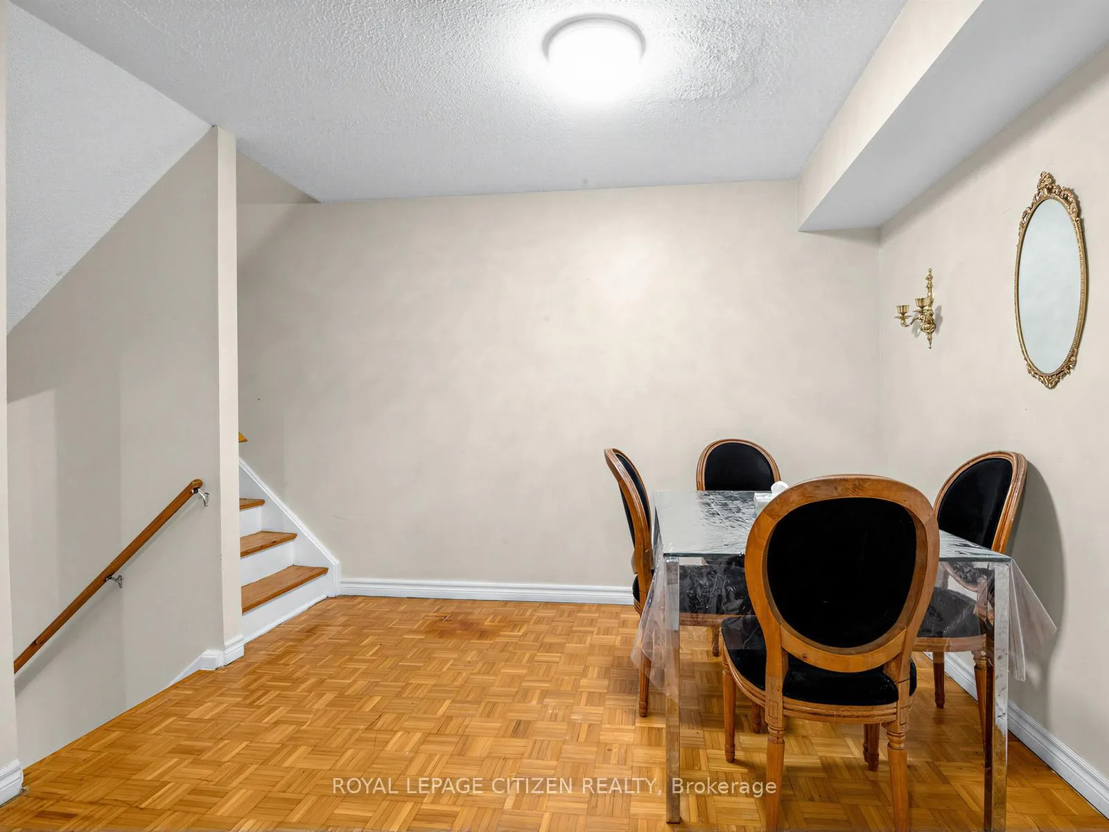 Photo 14 of 148 Milestone Crescent, Aurora, Aurora Village — HOMEH