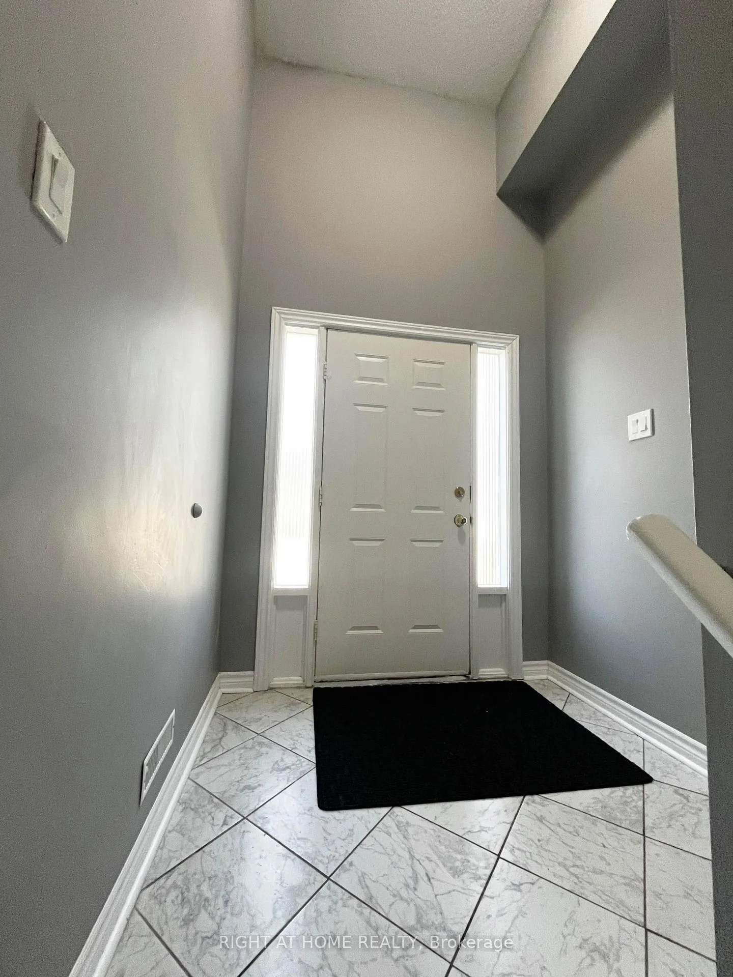 Photo 2 of Unit Unit 2, 294 Anne Street N, Barrie, Letitia Heights — HOMEH