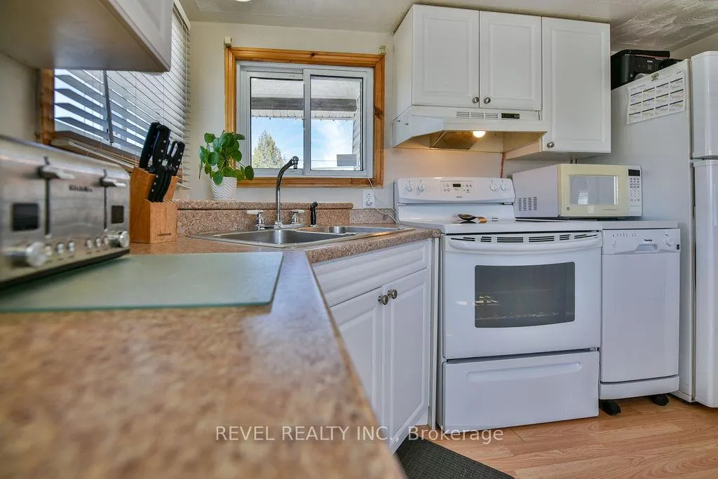 Photo 14 of 2 Rovie Avenue, Timmins, TS - Trailer Parks — HOMEH