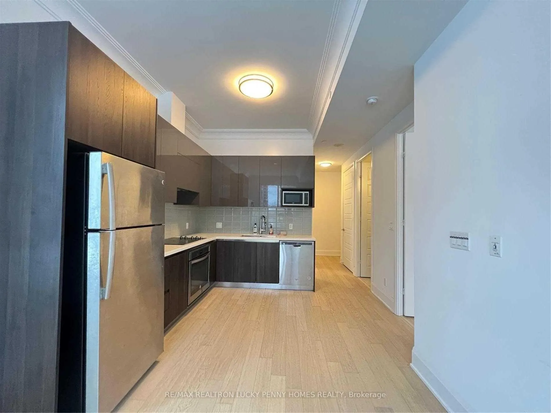Photo 8 of Unit 230, 25 Water Walk Drive, Markham, Unionville — HOMEH