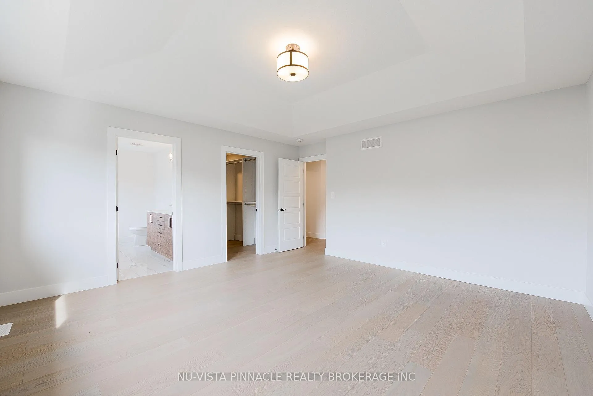 Photo 6 of 1689 Brayford Avenue, London, South K — HOMEH