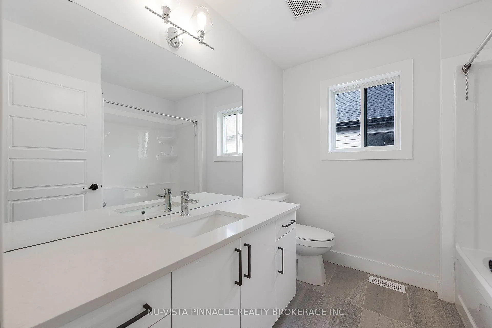 Photo 8 of 1689 Brayford Avenue, London, South K — HOMEH