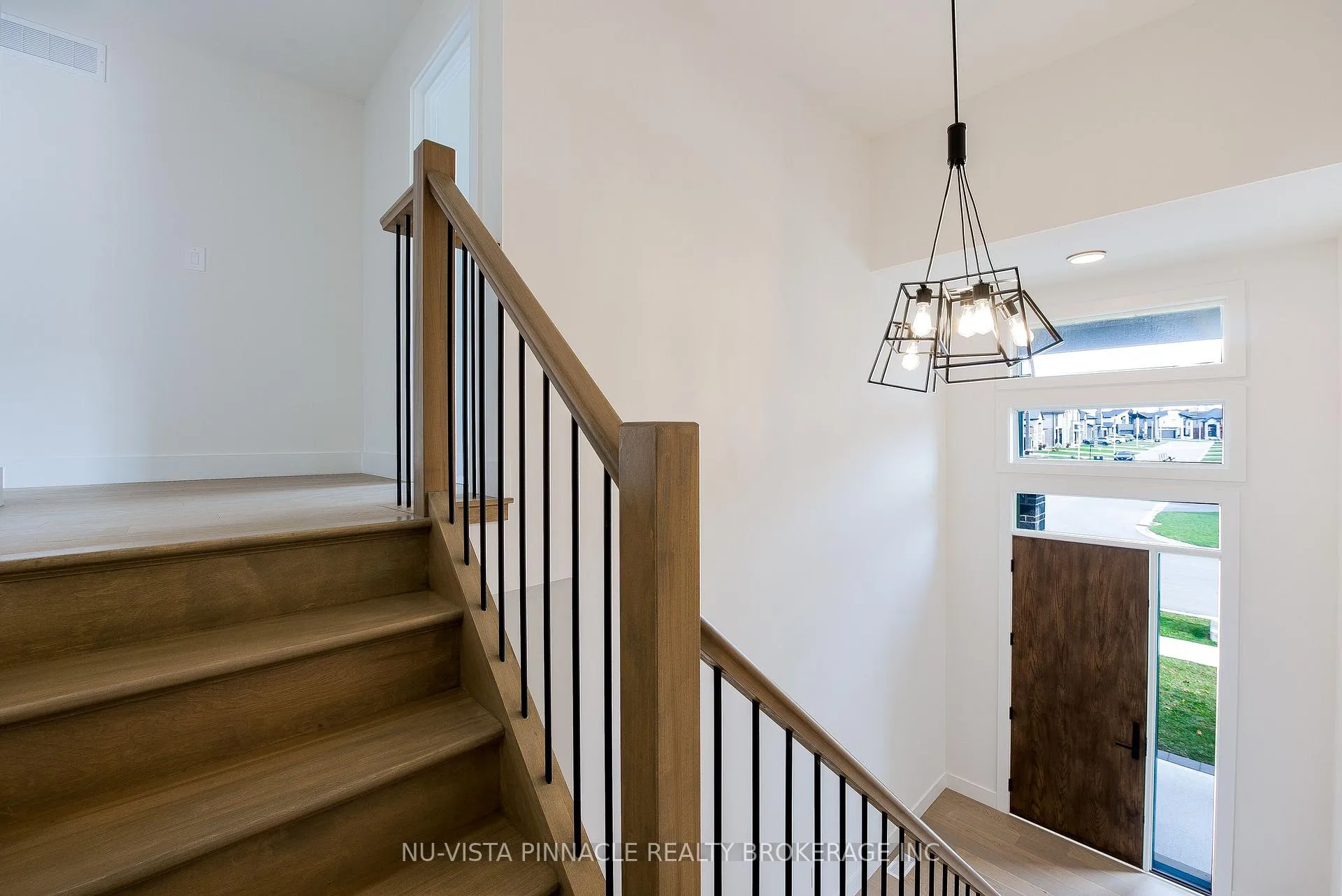 Photo 16 of 1689 Brayford Avenue, London, South K — HOMEH