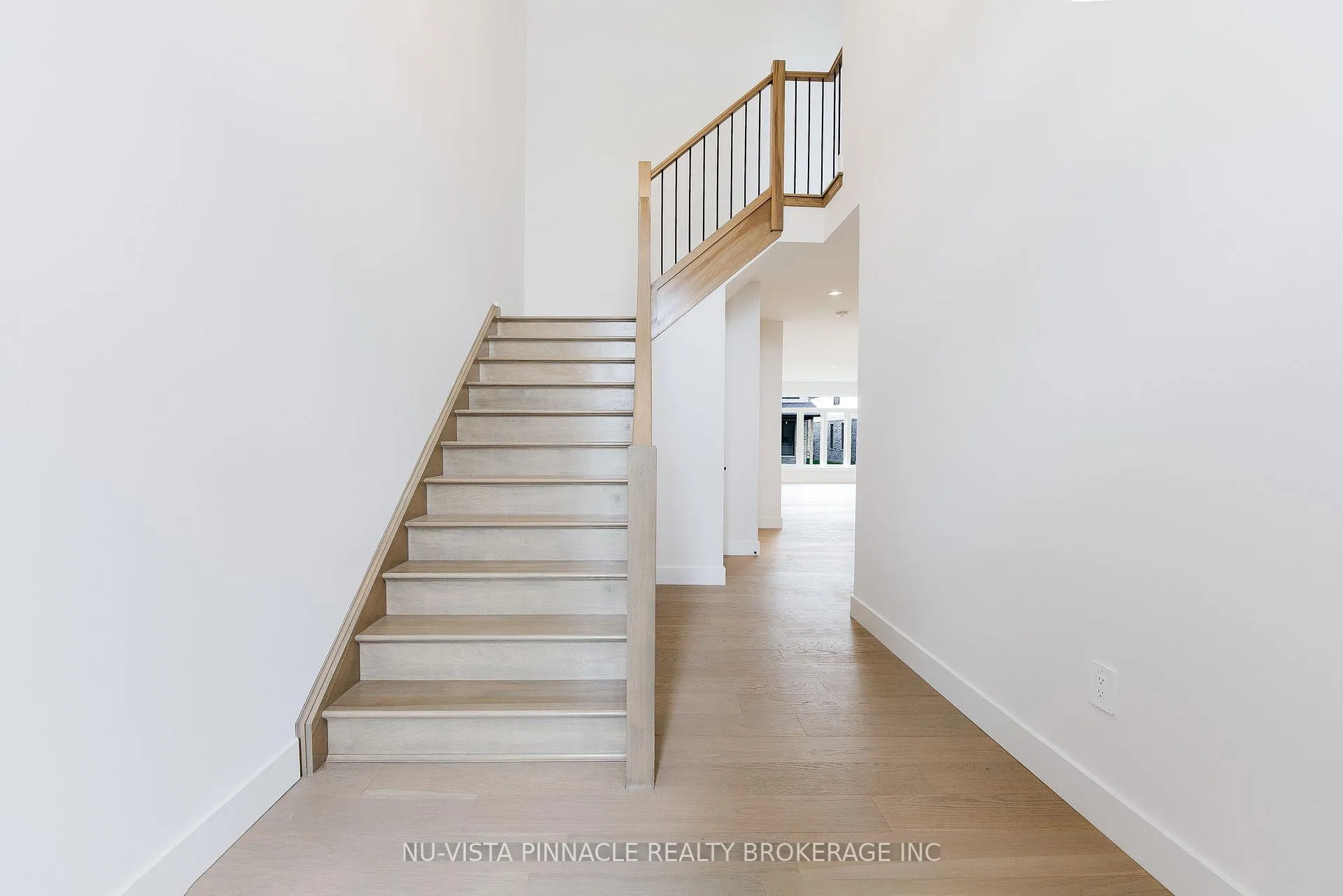 Photo 30 of 1689 Brayford Avenue, London, South K — HOMEH
