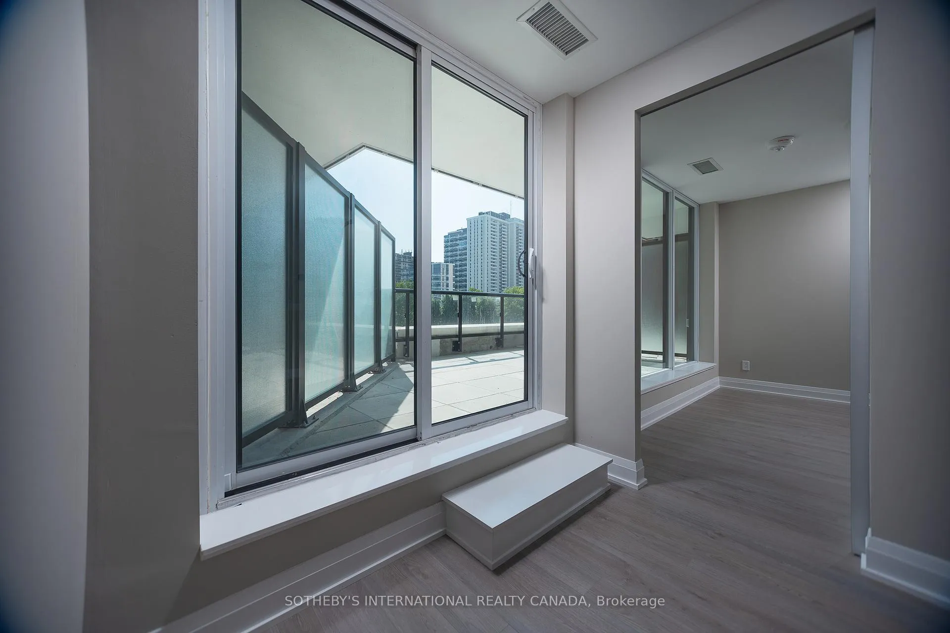 Photo 5 of Unit 219, 1 Belsize Drive, Toronto, Mount Pleasant West — HOMEH