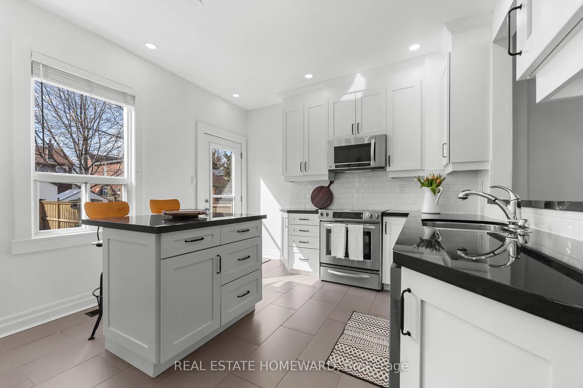 Photo 7 of 93 Newmarket Avenue, Toronto, East End-Danforth — HOMEH