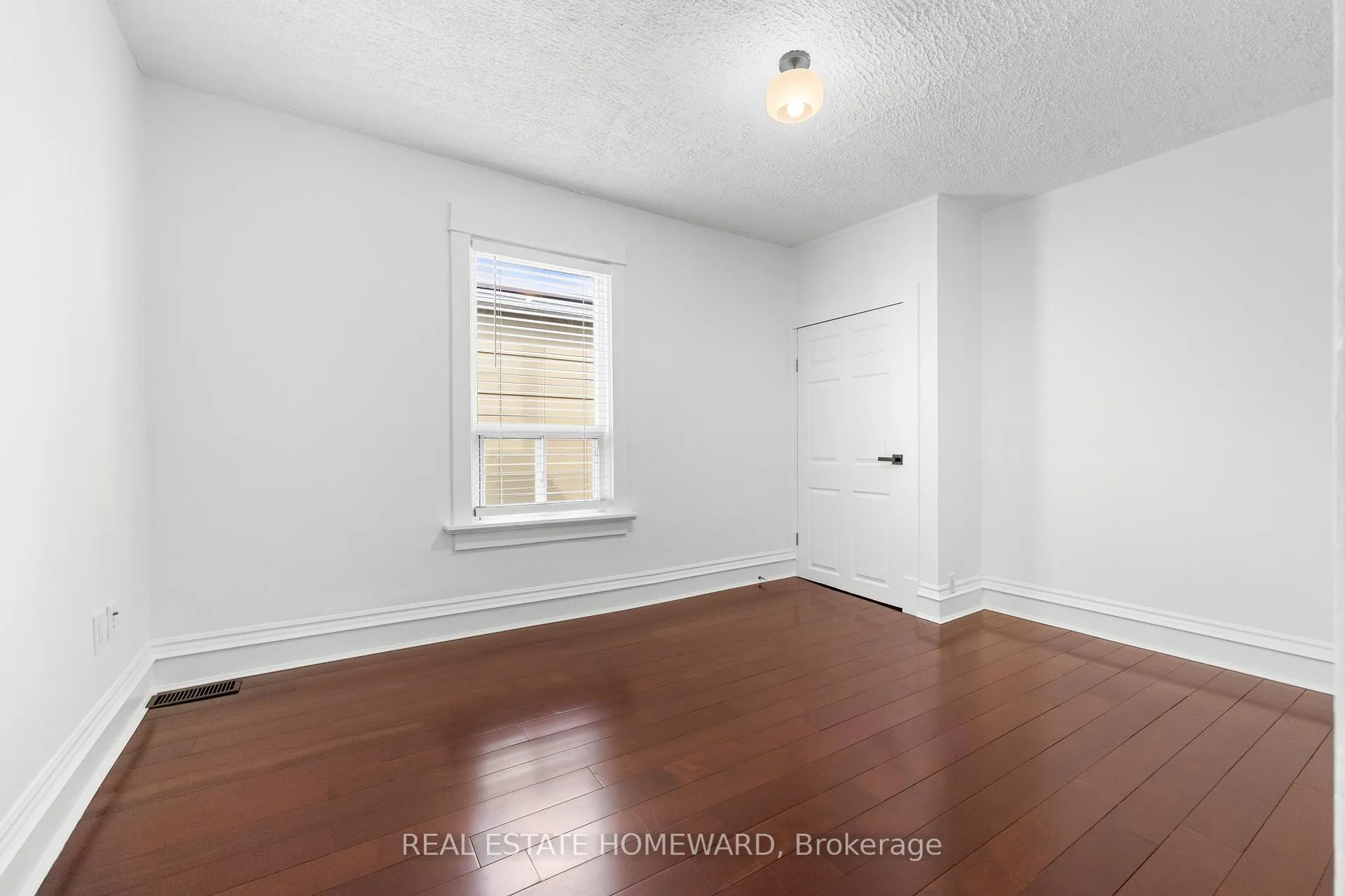 Photo 17 of 93 Newmarket Avenue, Toronto, East End-Danforth — HOMEH