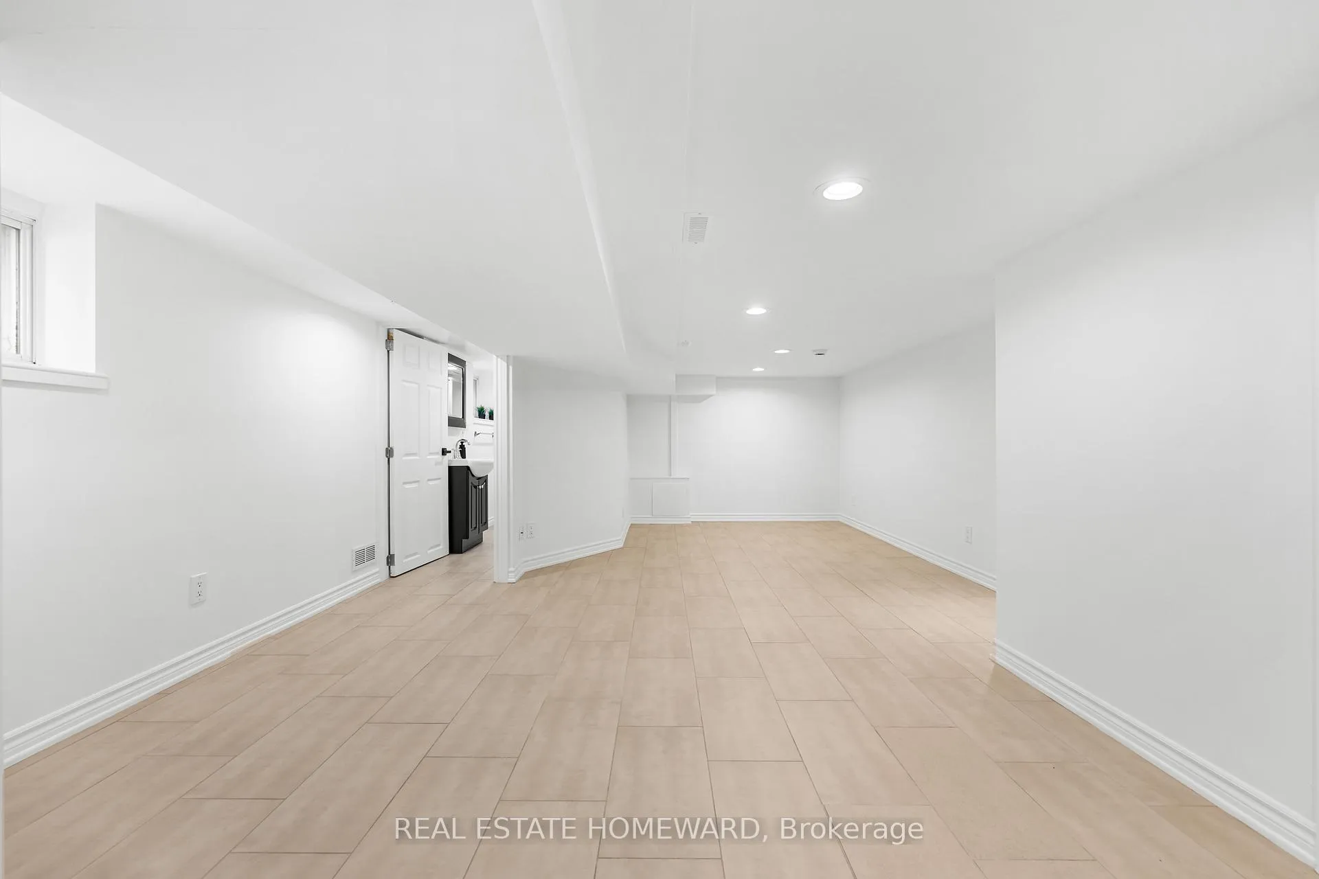 Photo 23 of 93 Newmarket Avenue, Toronto, East End-Danforth — HOMEH