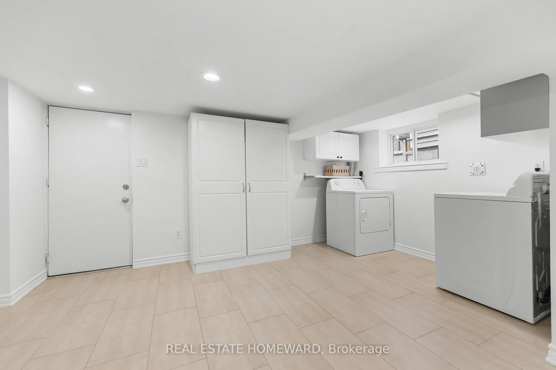 Photo 25 of 93 Newmarket Avenue, Toronto, East End-Danforth — HOMEH