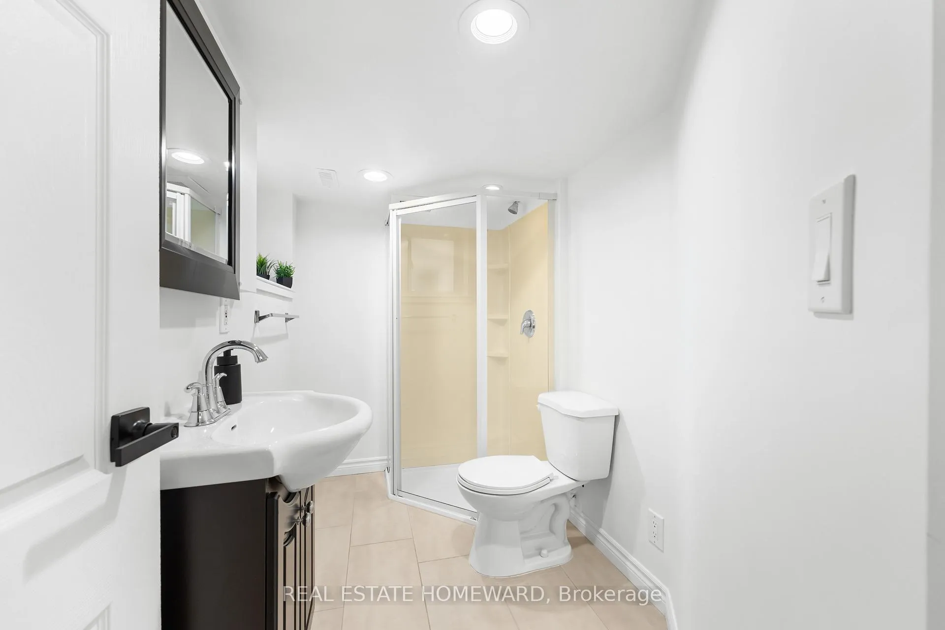 Photo 26 of 93 Newmarket Avenue, Toronto, East End-Danforth — HOMEH