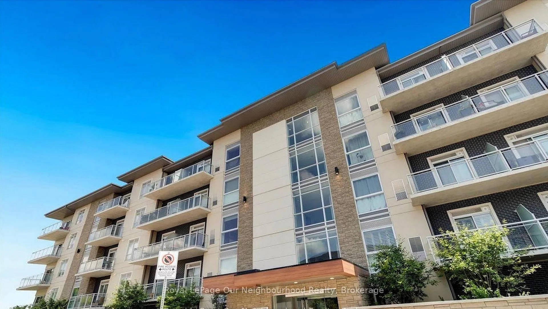 Photo 3 of Unit 316, 16 Markle Crescent, Hamilton, Ancaster — HOMEH