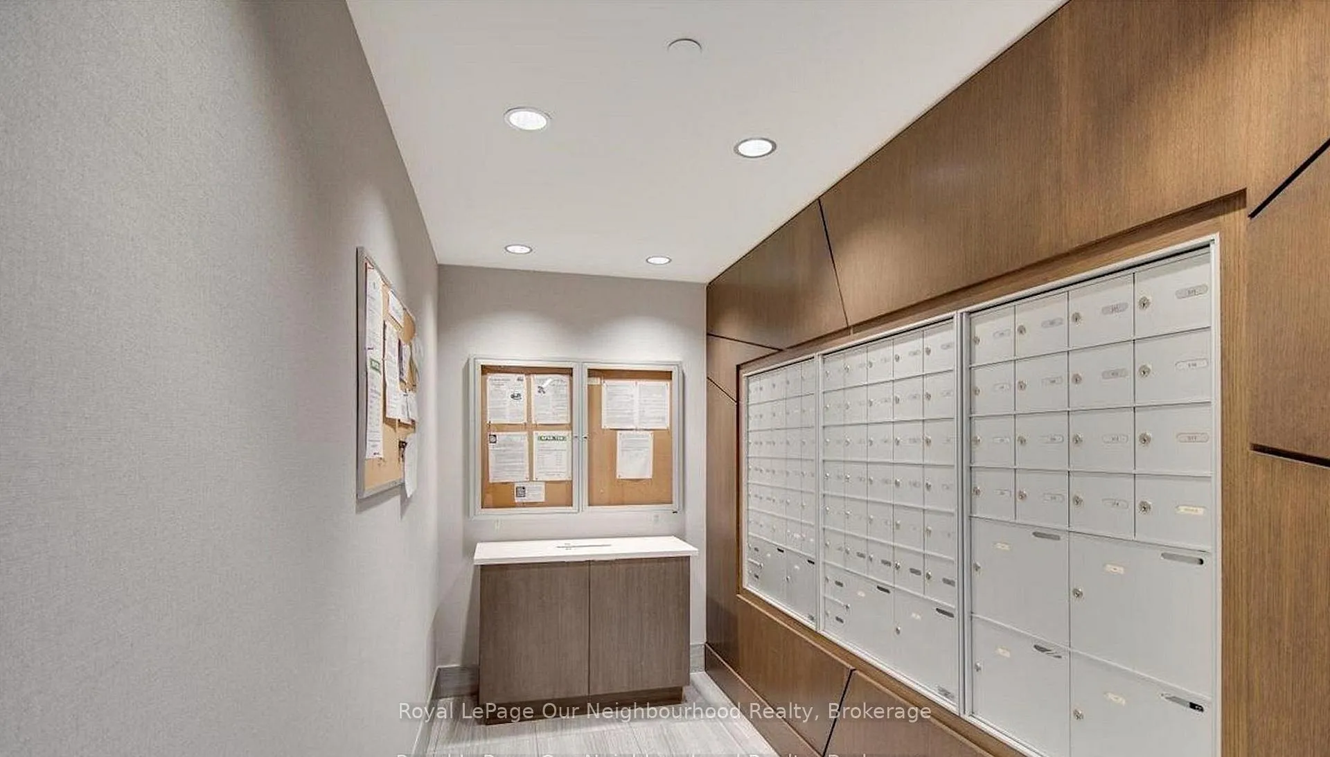 Photo 6 of Unit 316, 16 Markle Crescent, Hamilton, Ancaster — HOMEH