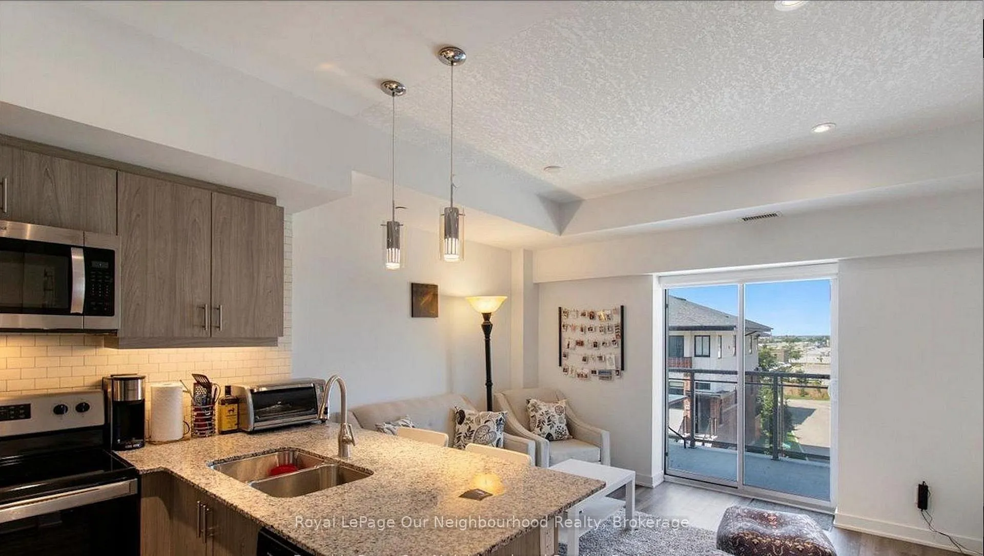 Photo 11 of Unit 316, 16 Markle Crescent, Hamilton, Ancaster — HOMEH