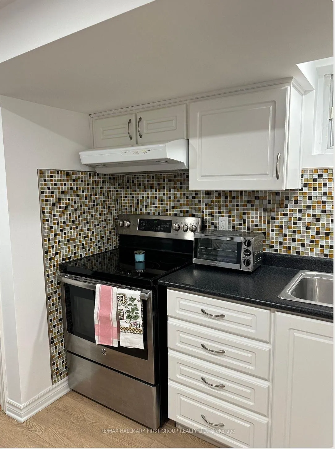Photo 3 of Unit Lower Level, 20 Argate Place, Scarborough, Kennedy Park — HOMEH